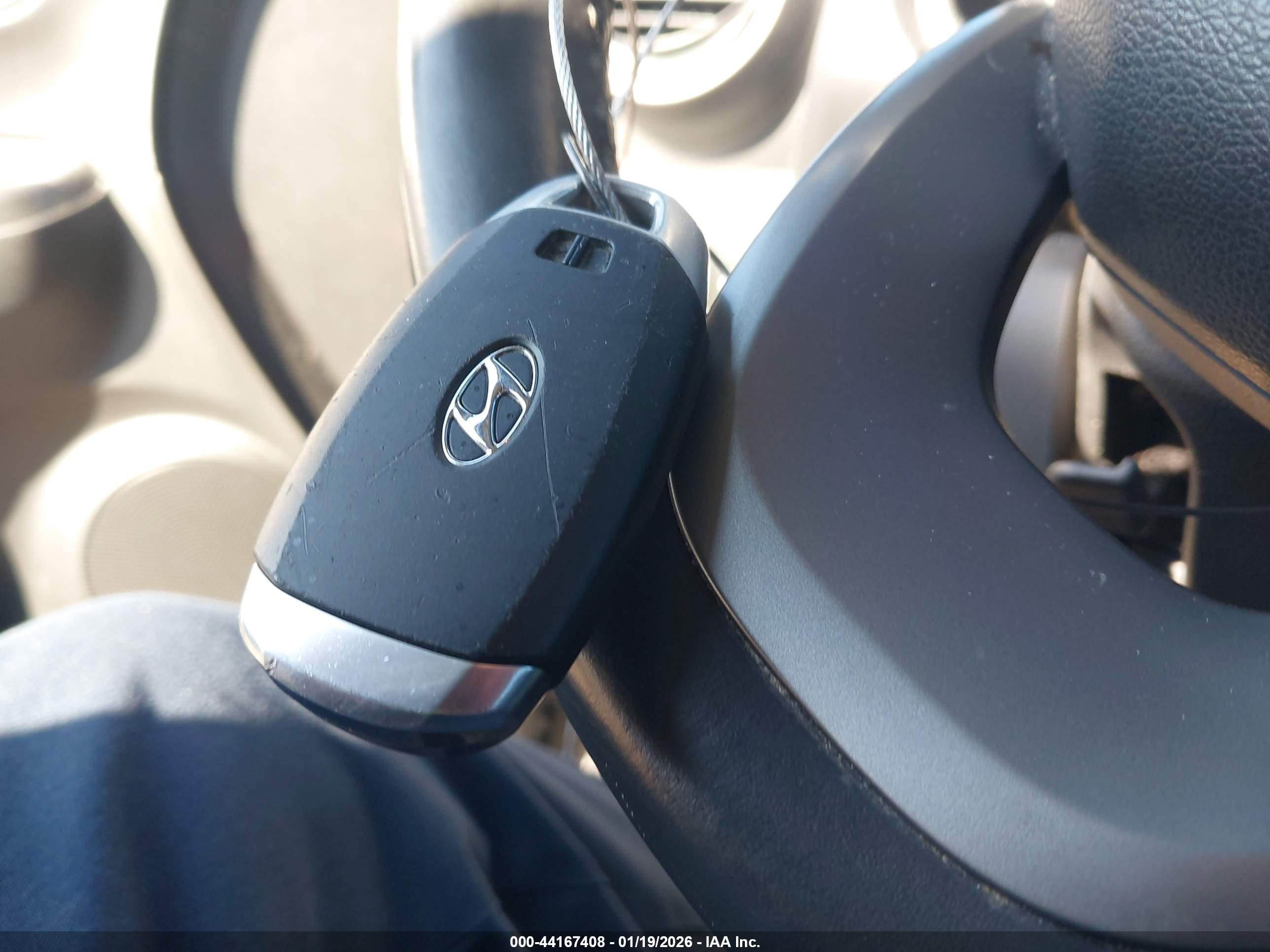 HYUNDAI KONA image 11
