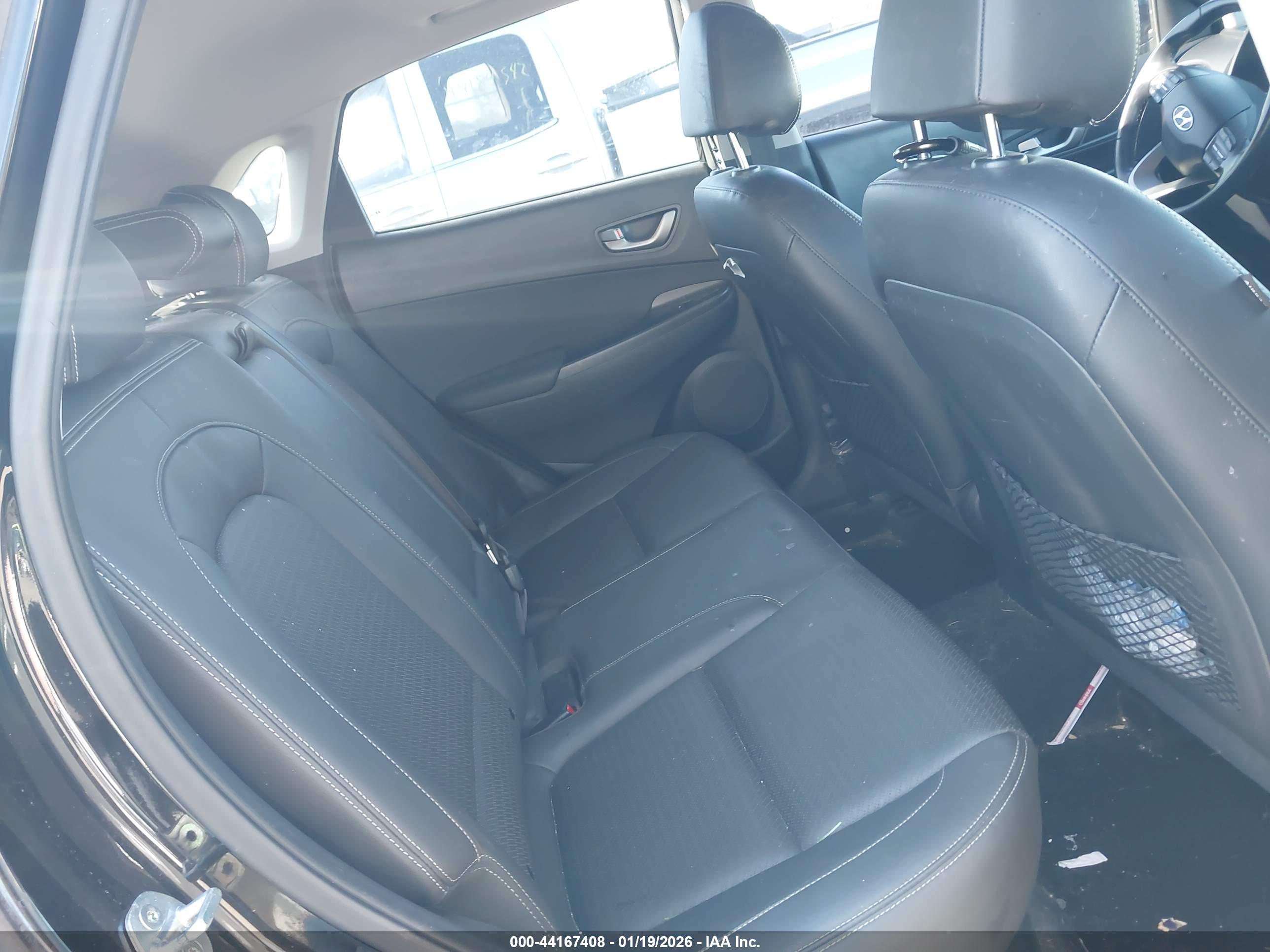 HYUNDAI KONA image 8