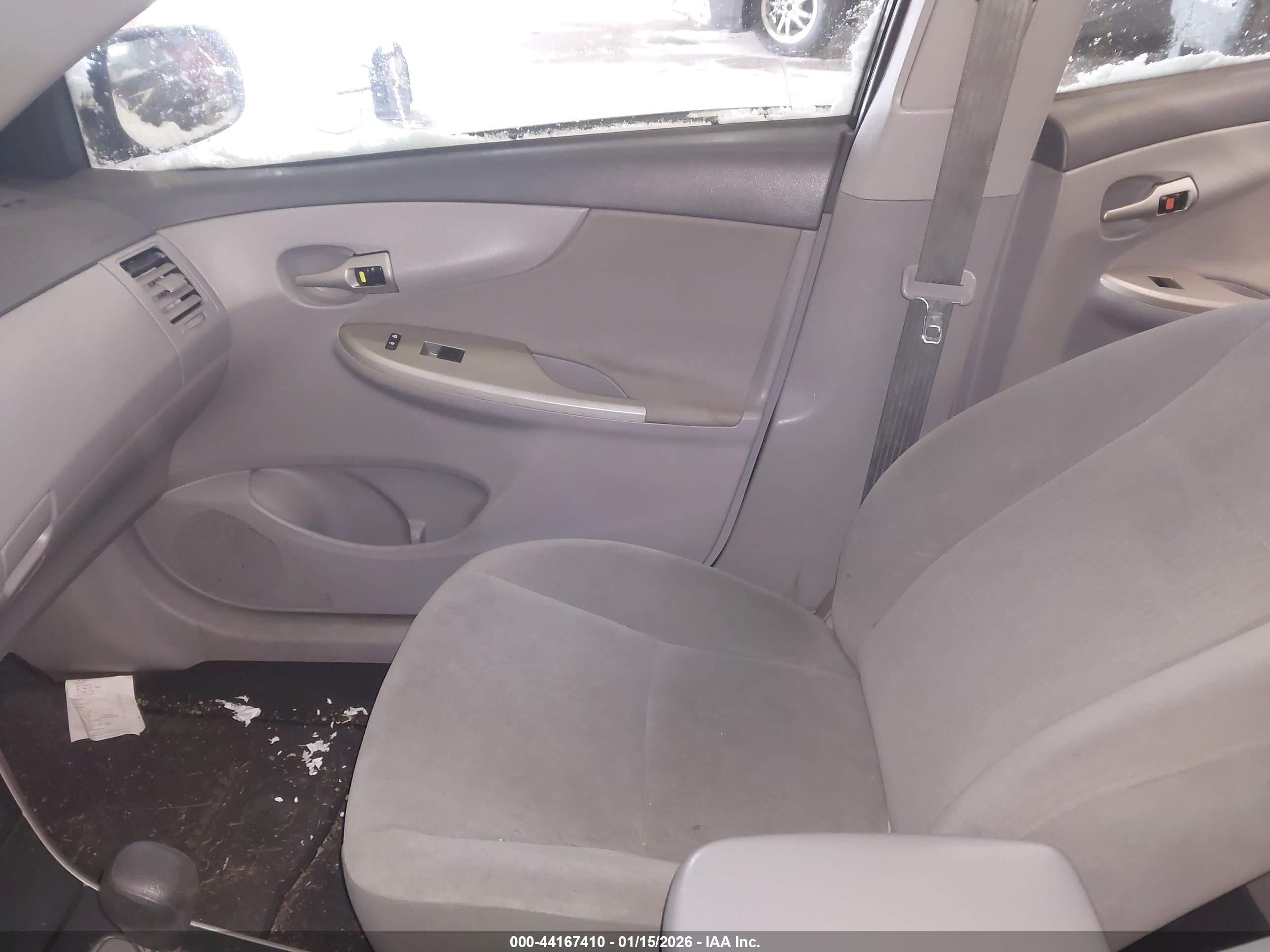 TOYOTA COROLLA image 5