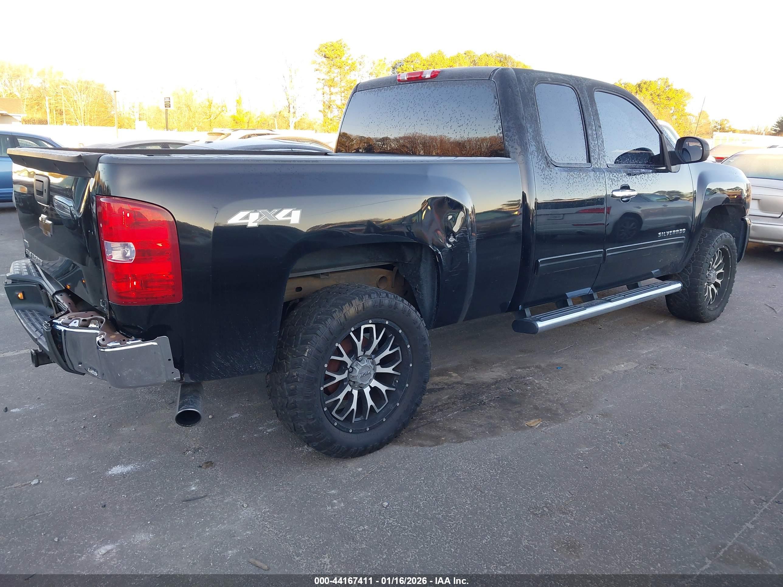 CHEVROLET SILVERADO image 4
