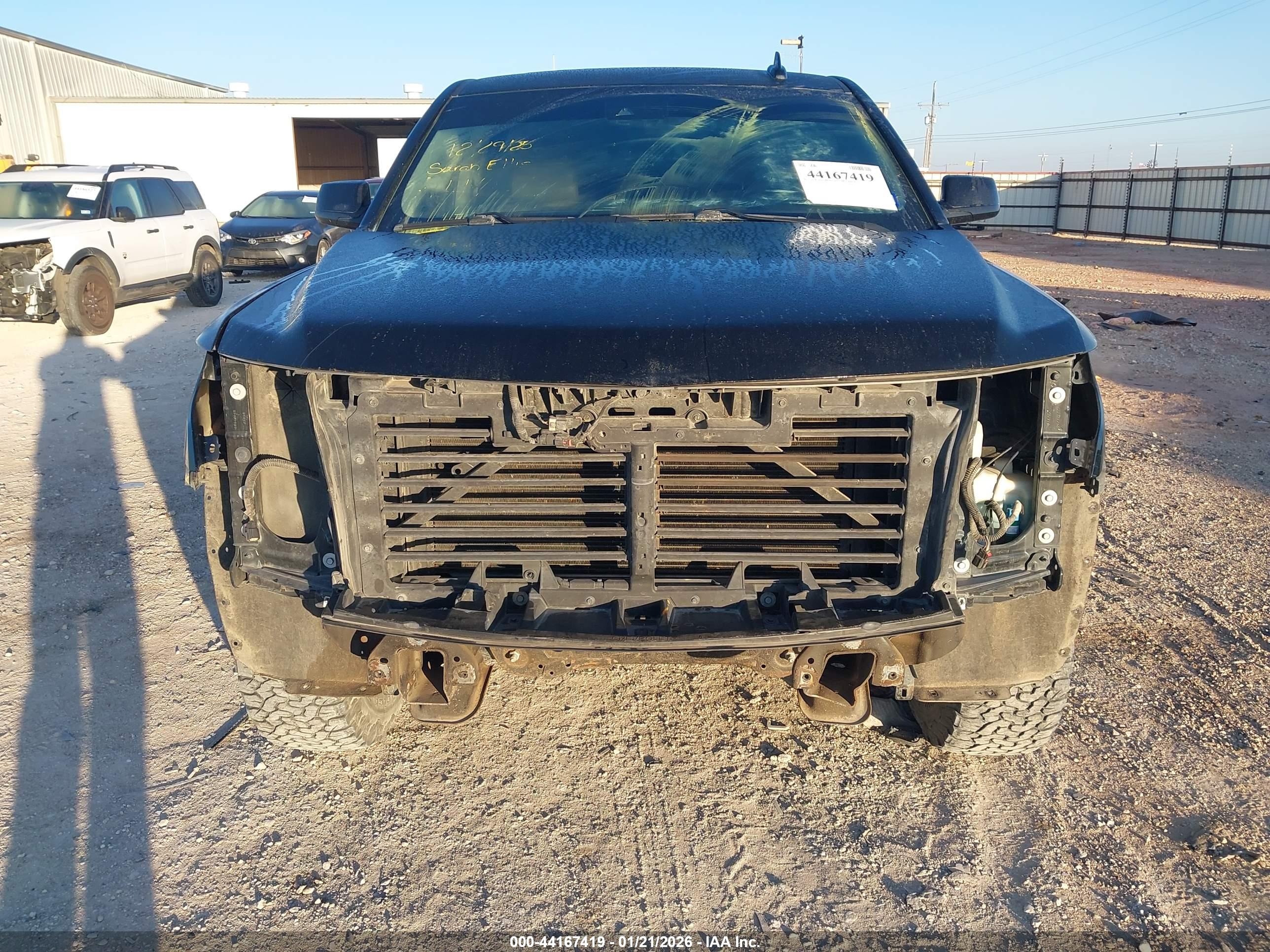 CHEVROLET SUBURBAN image 6