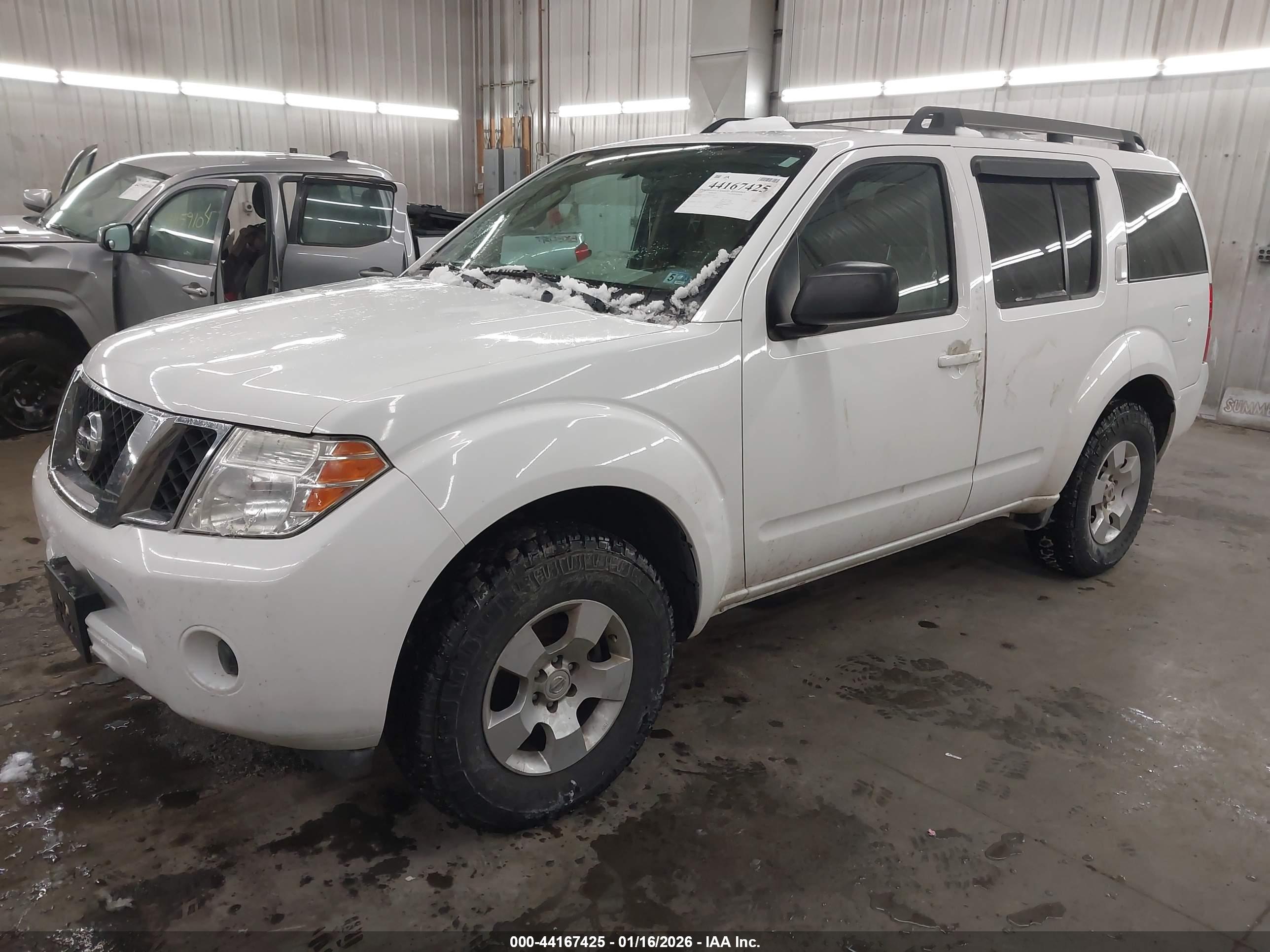 NISSAN PATHFINDER image 2