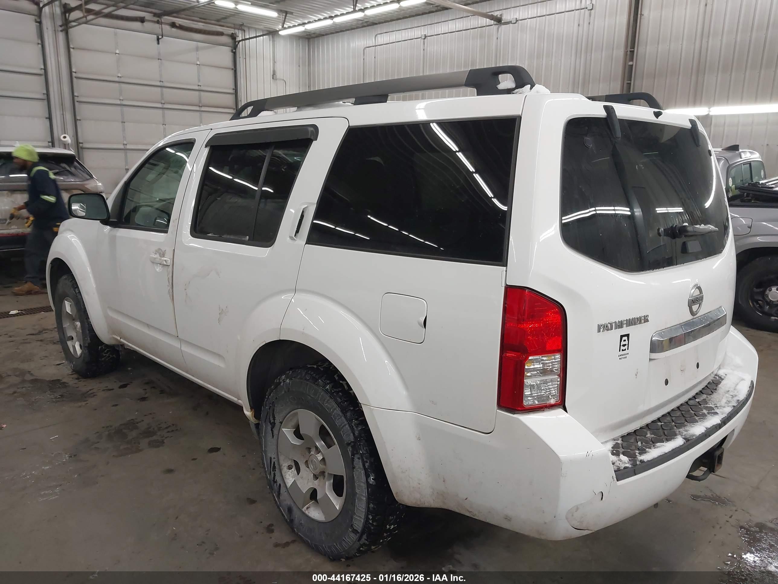 NISSAN PATHFINDER image 3