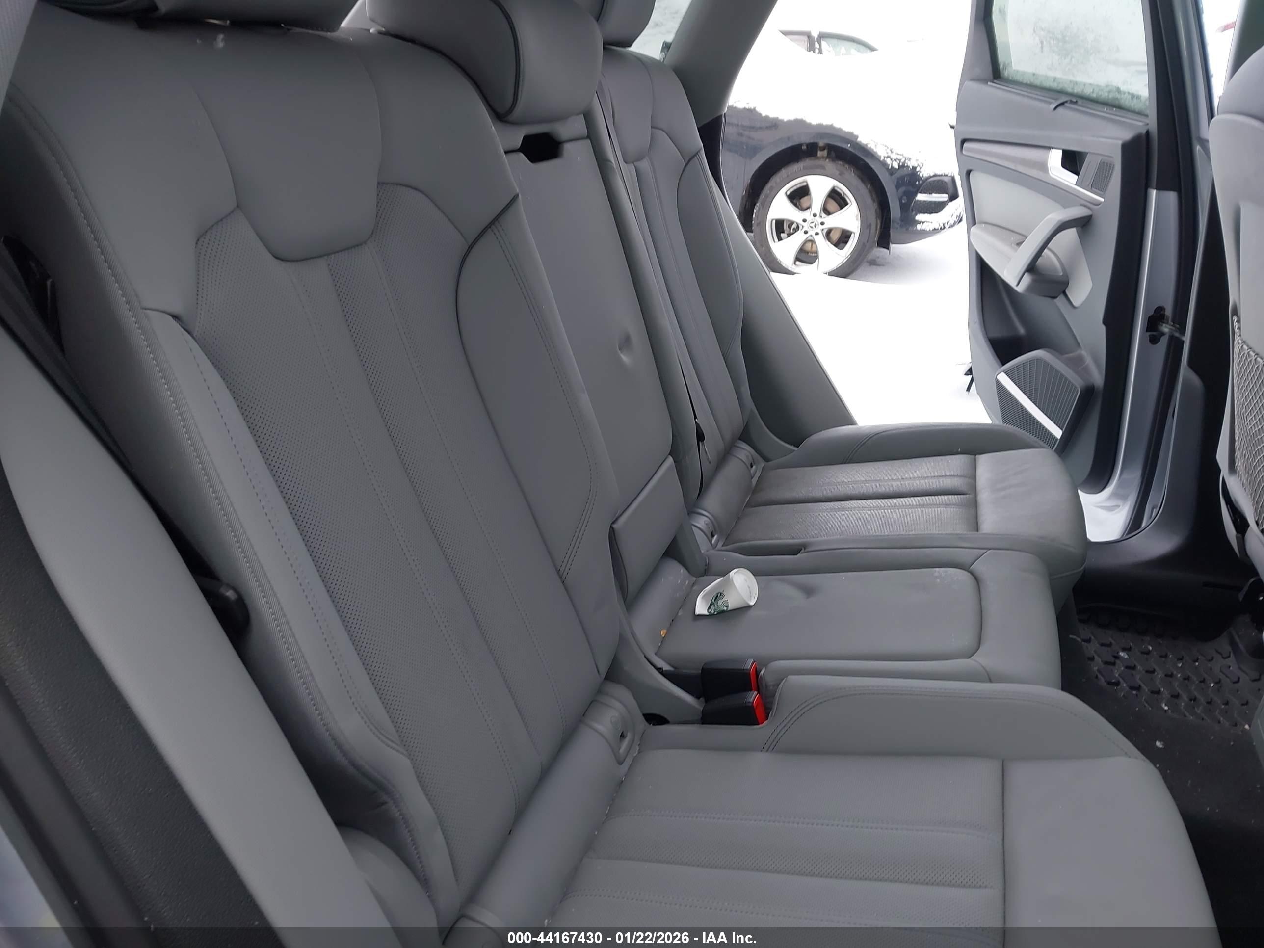 AUDI Q5 image 8