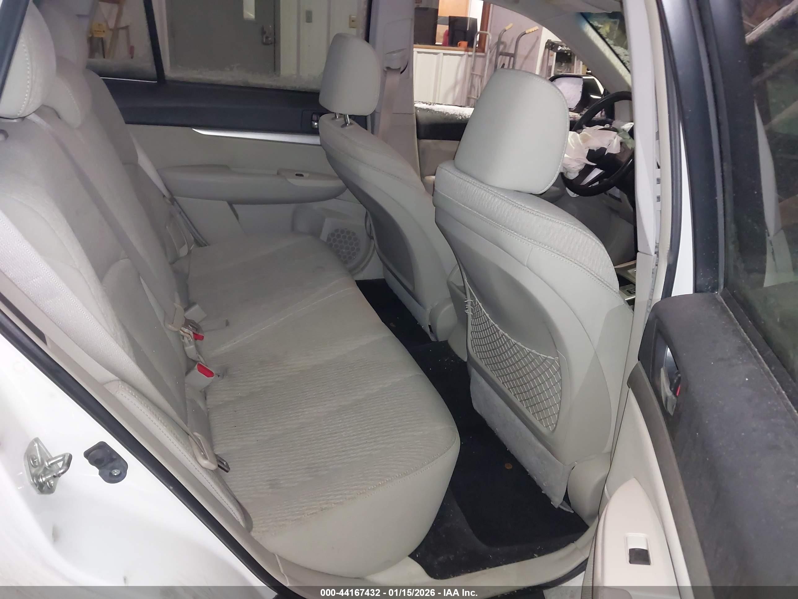 SUBARU OUTBACK image 8
