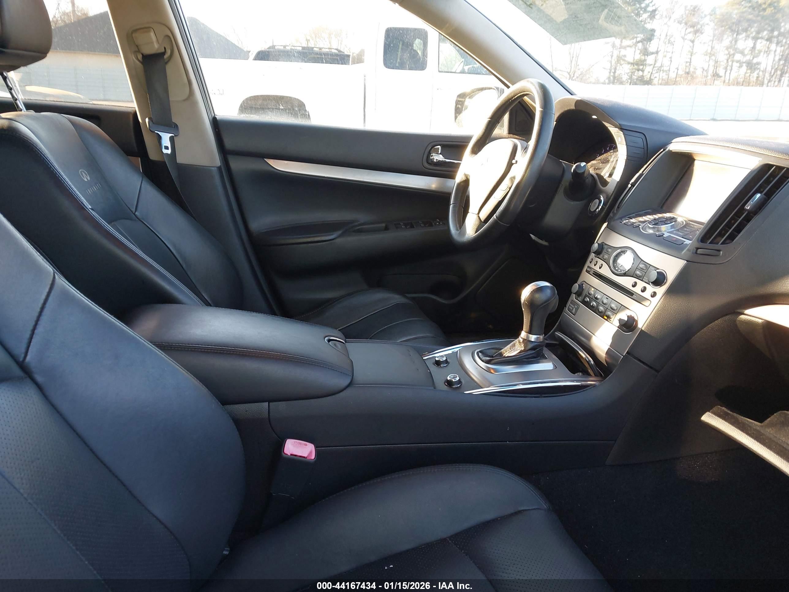 INFINITI G37 image 5