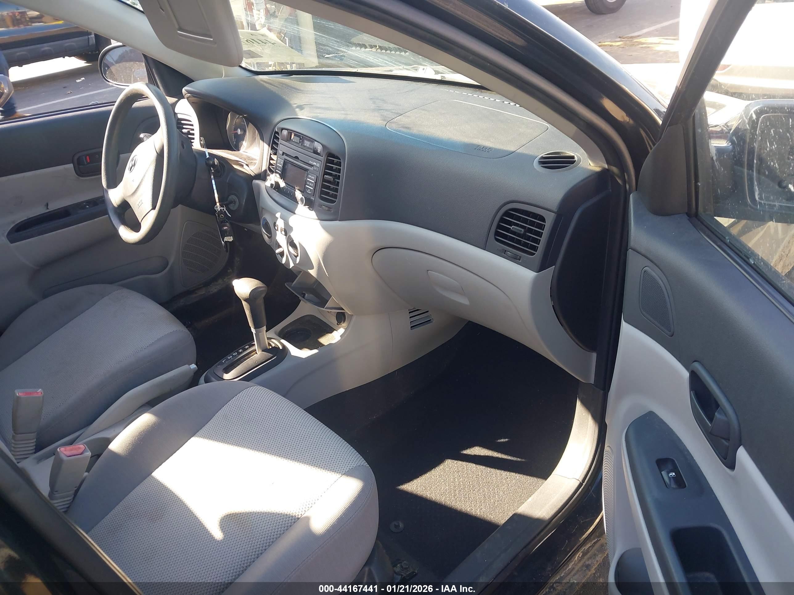 HYUNDAI ACCENT image 5