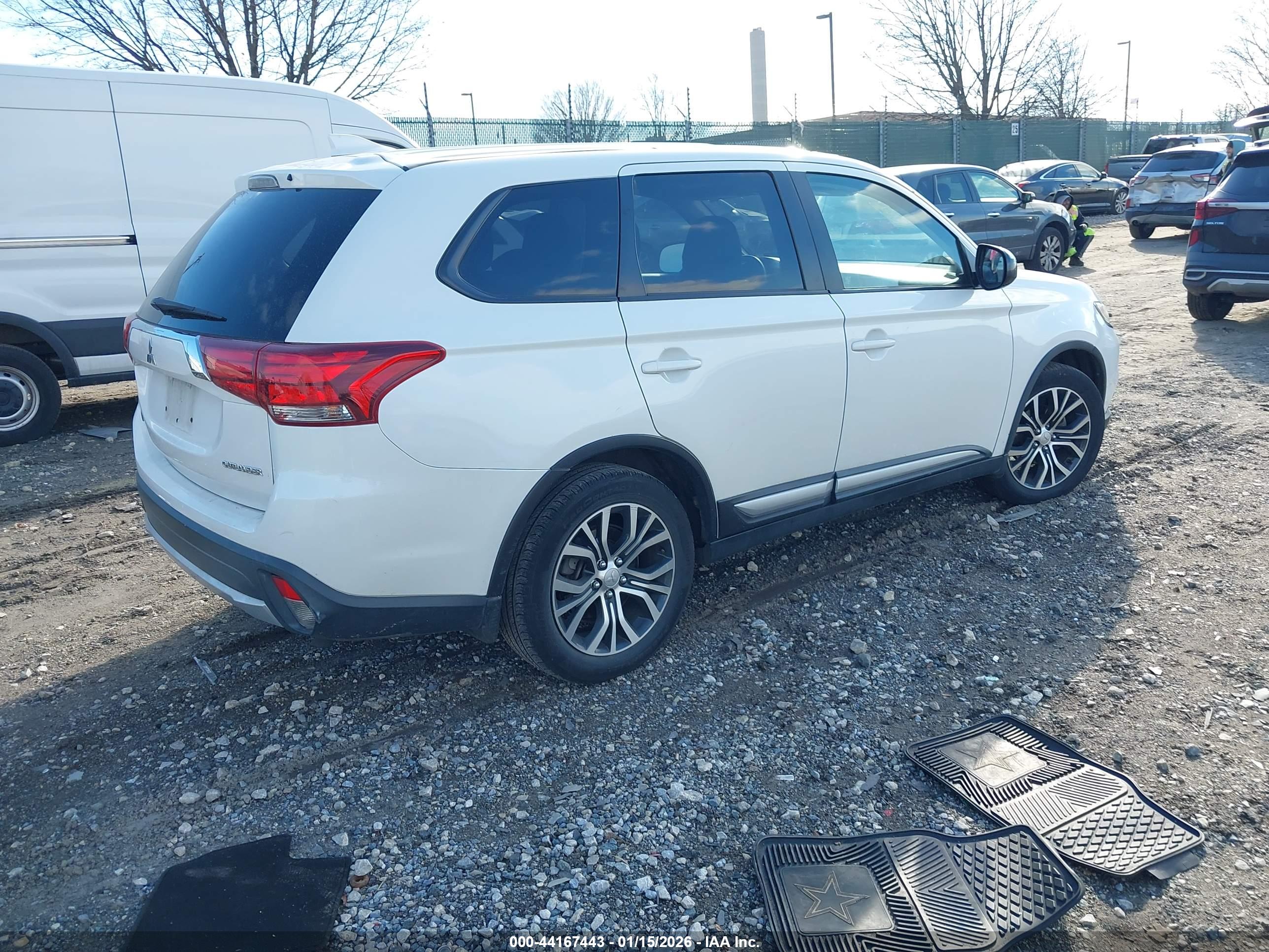MITSUBISHI OUTLANDER image 4