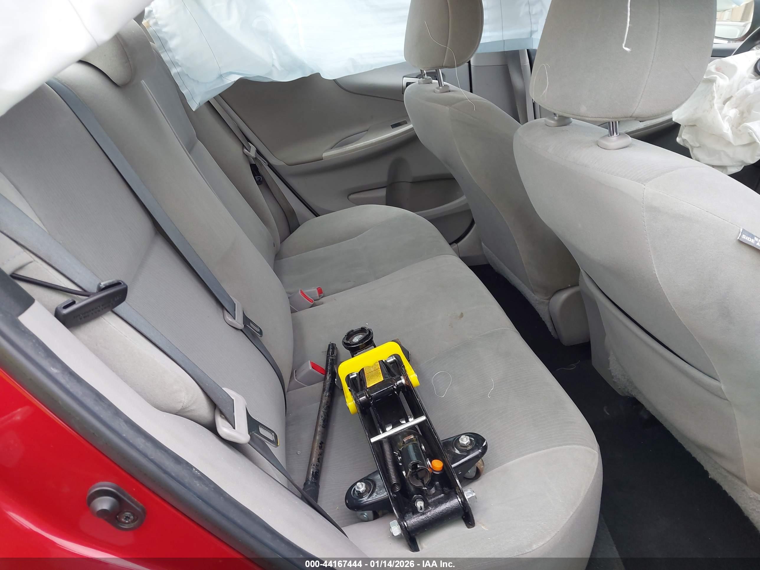TOYOTA COROLLA image 8
