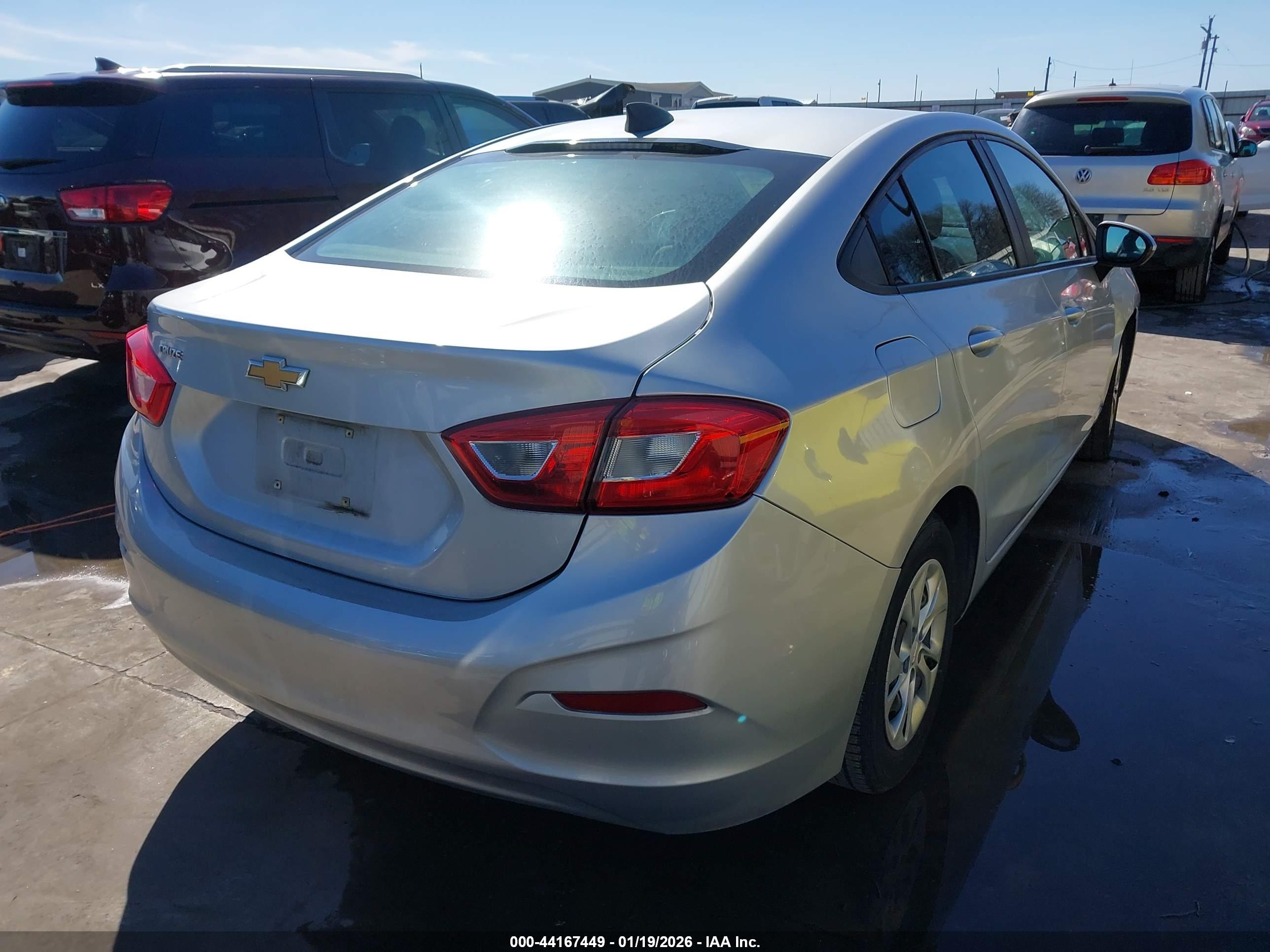 CHEVROLET CRUZE image 4