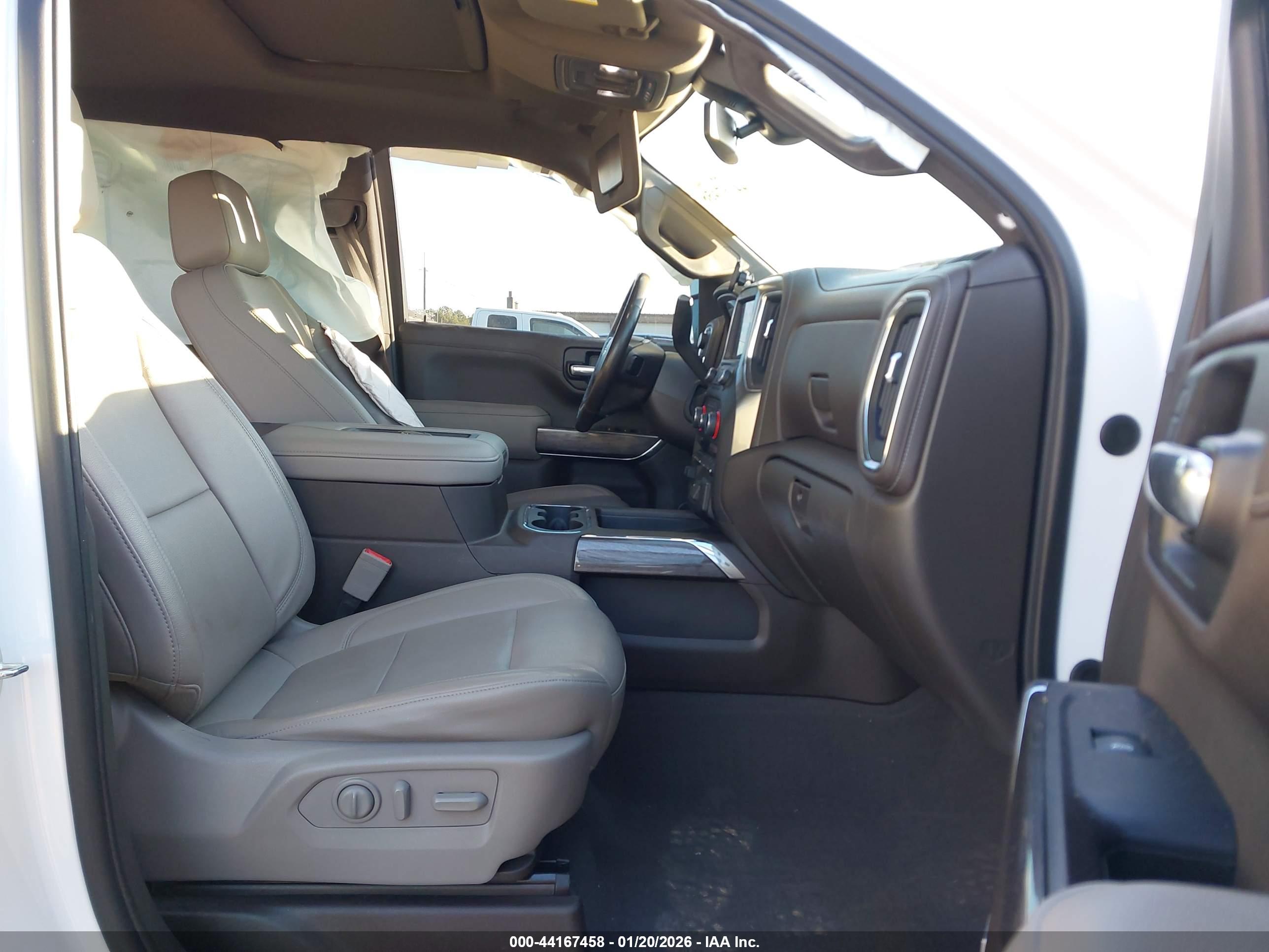 CHEVROLET SILVERADO image 5