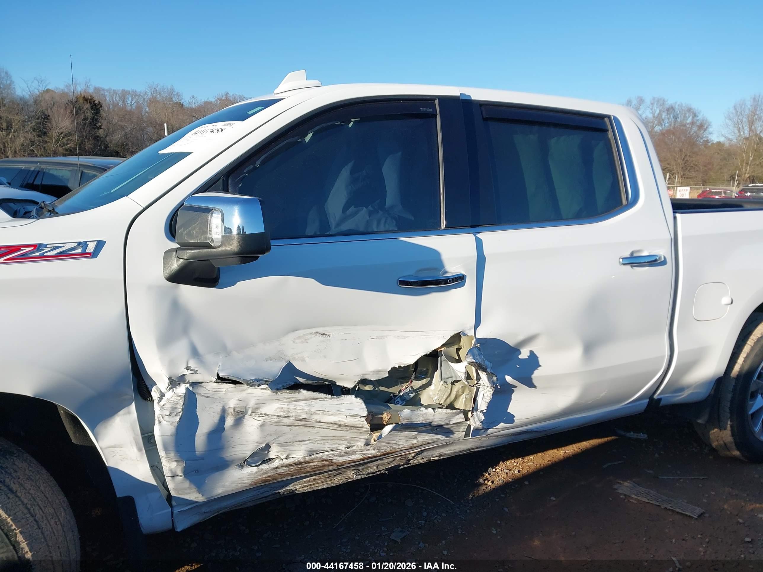 CHEVROLET SILVERADO image 6