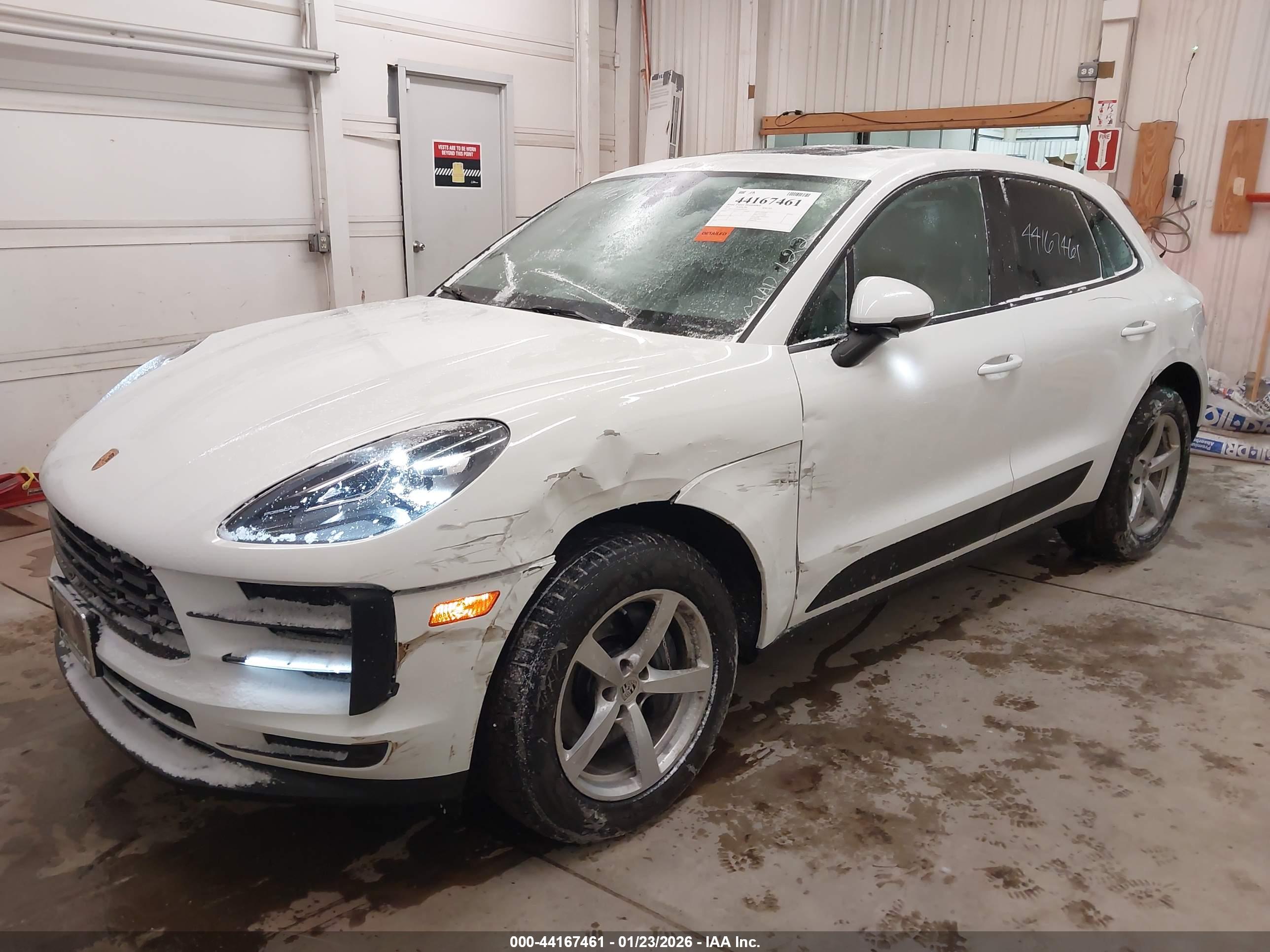 PORSCHE MACAN image 6