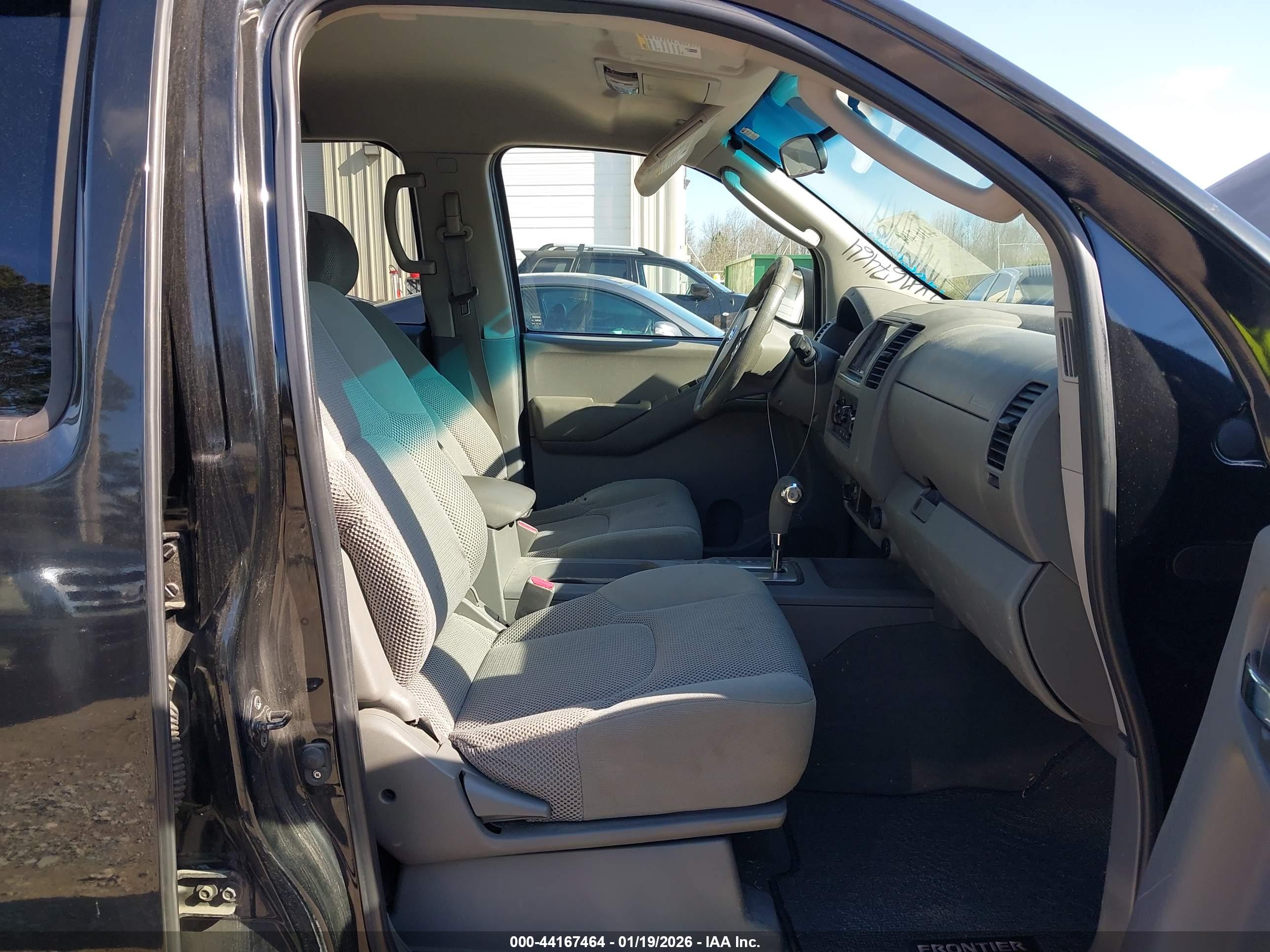 NISSAN FRONTIER image 5
