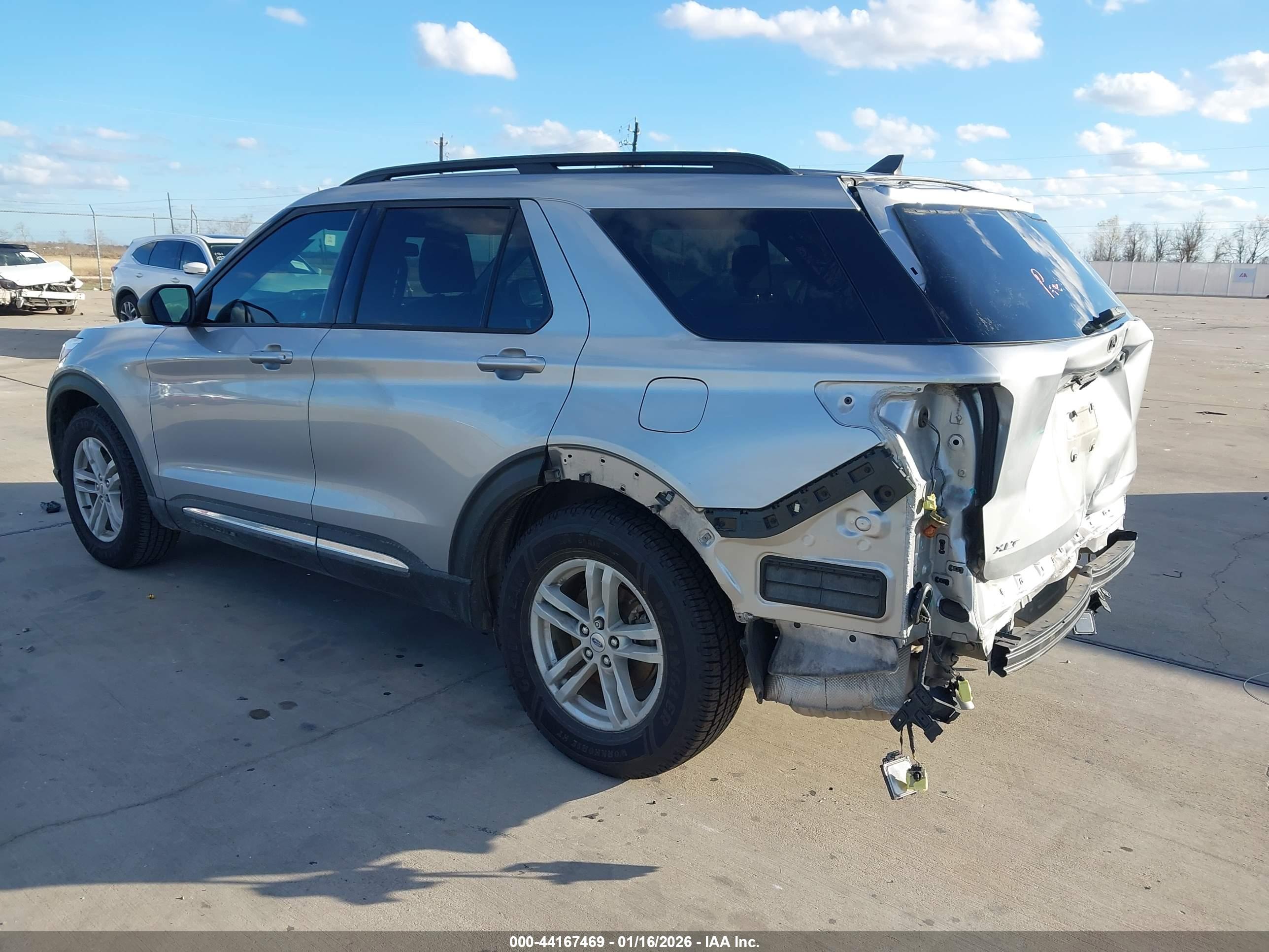 FORD EXPLORER image 3