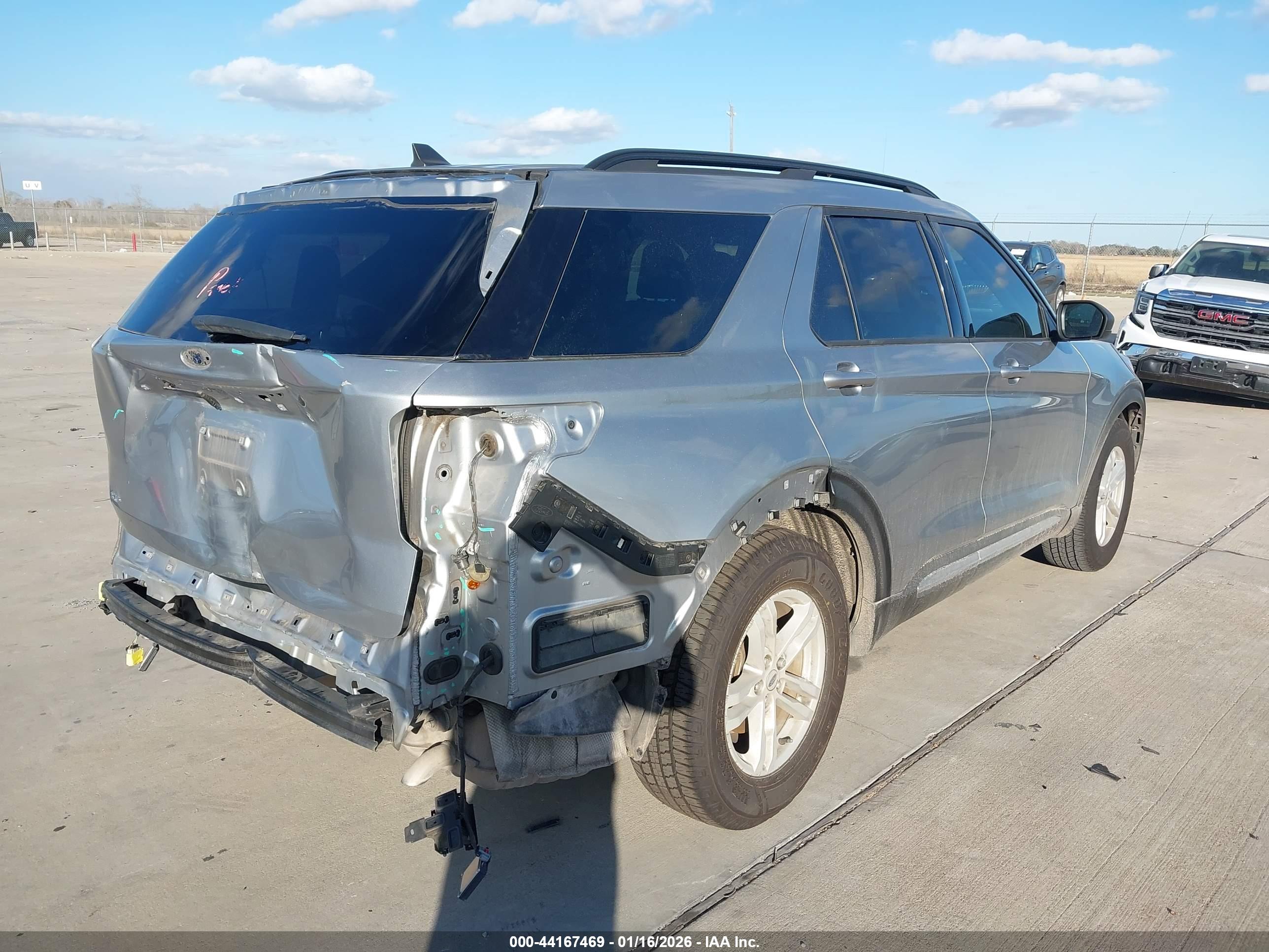 FORD EXPLORER image 4