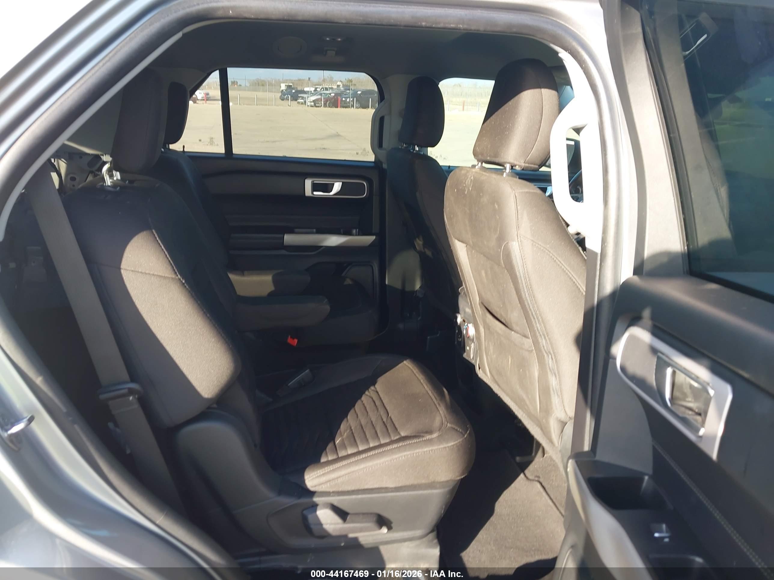 FORD EXPLORER image 8