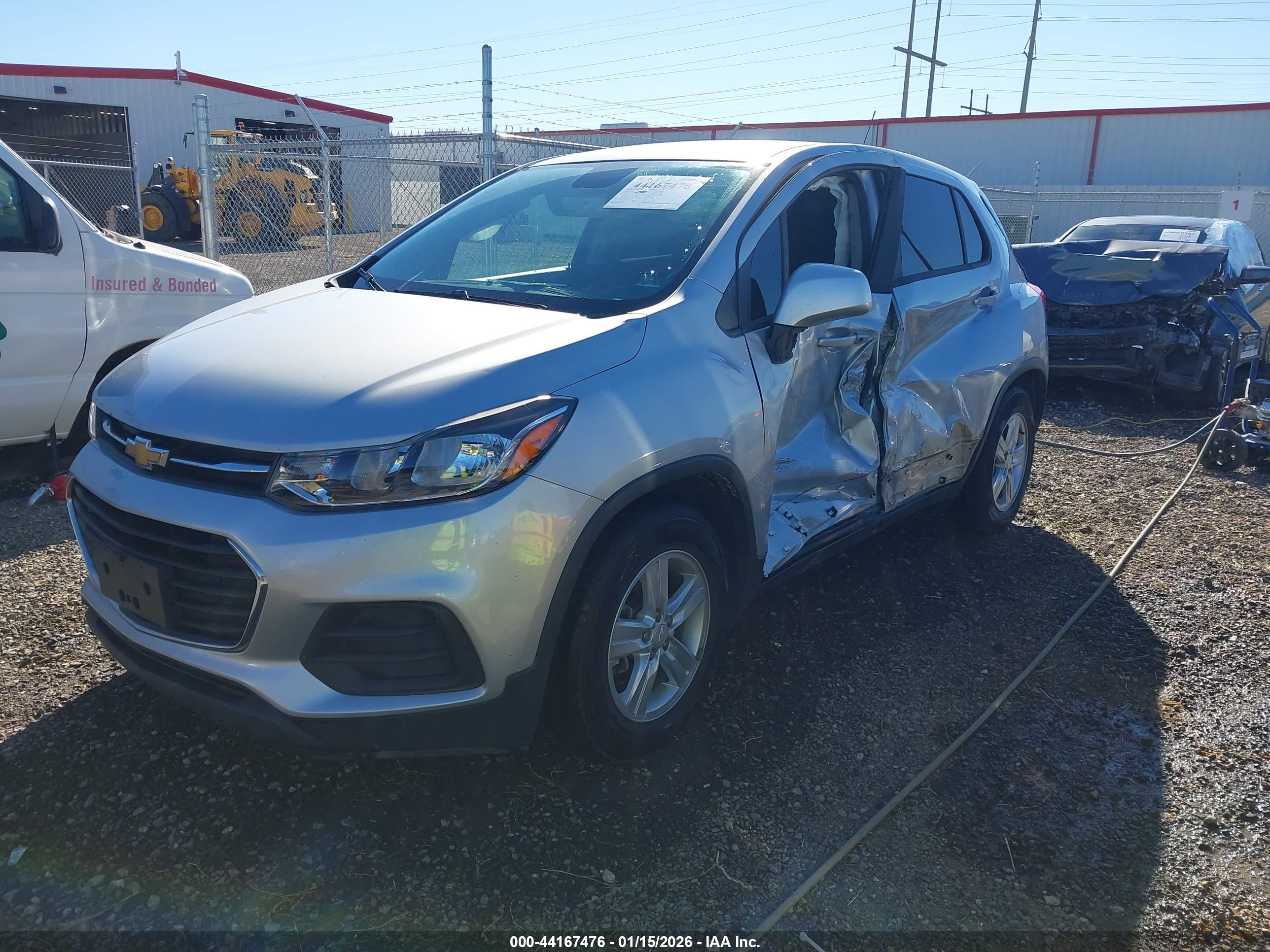 CHEVROLET TRAX image 2