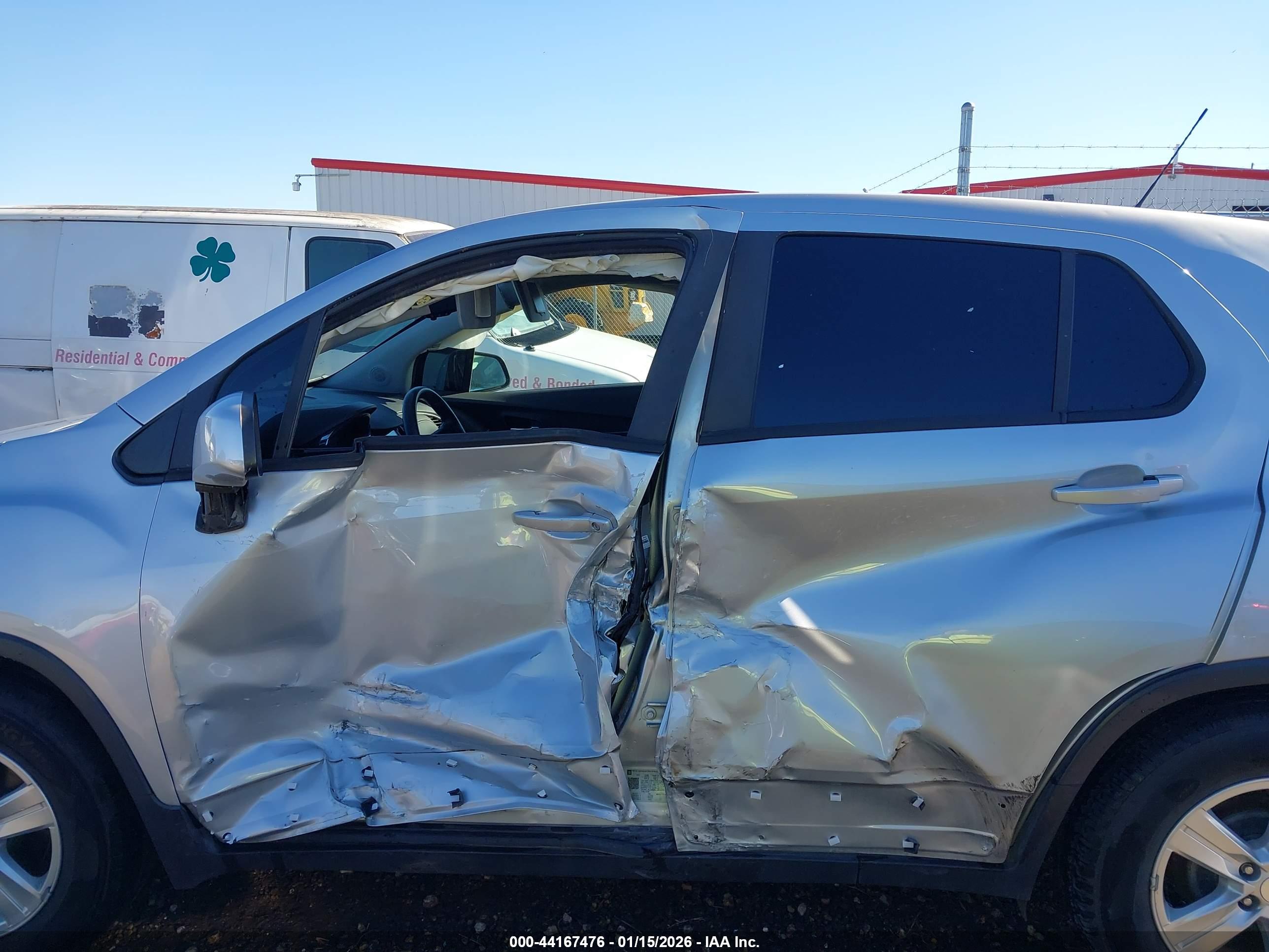 CHEVROLET TRAX image 6