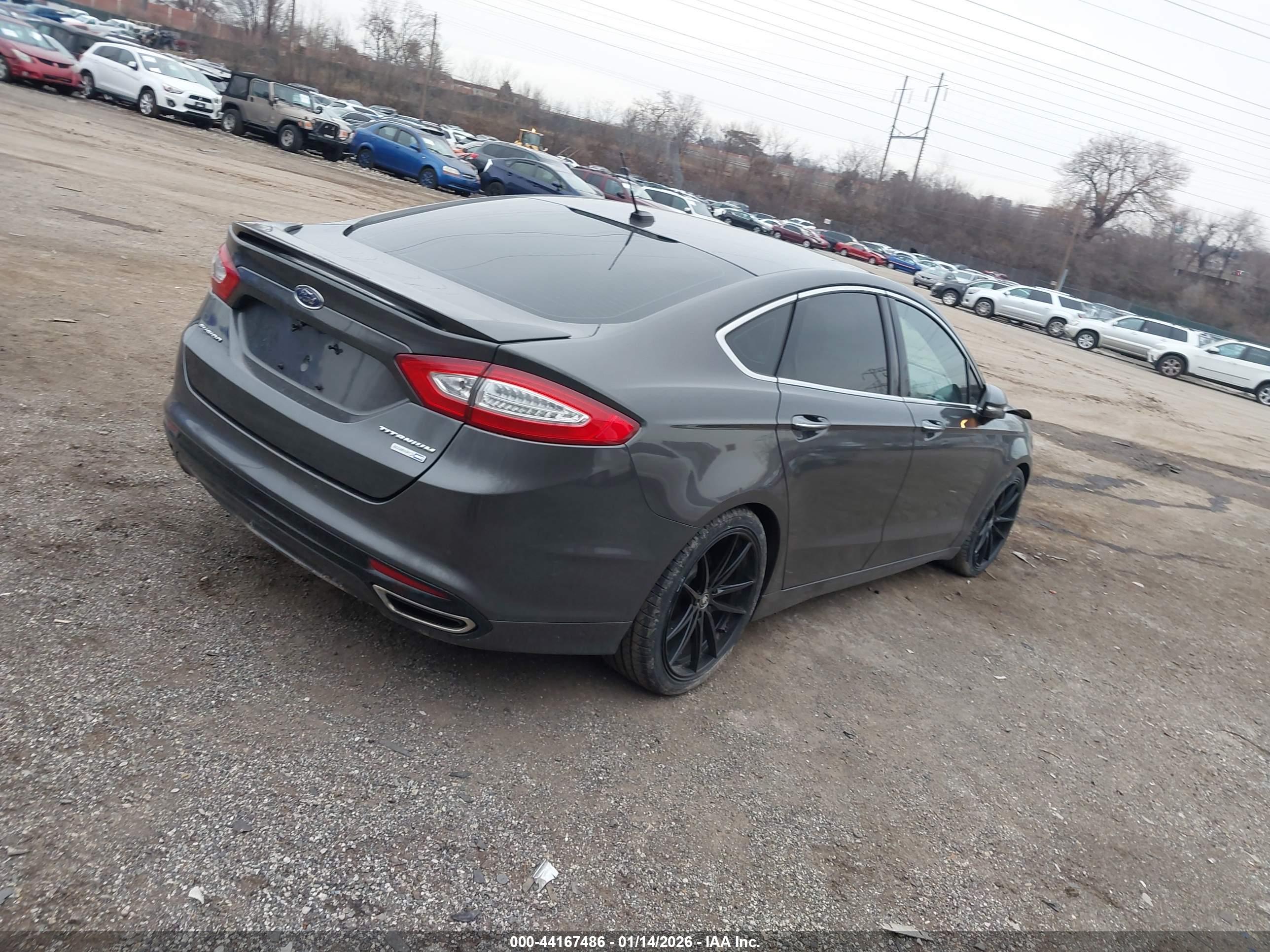 FORD FUSION image 4