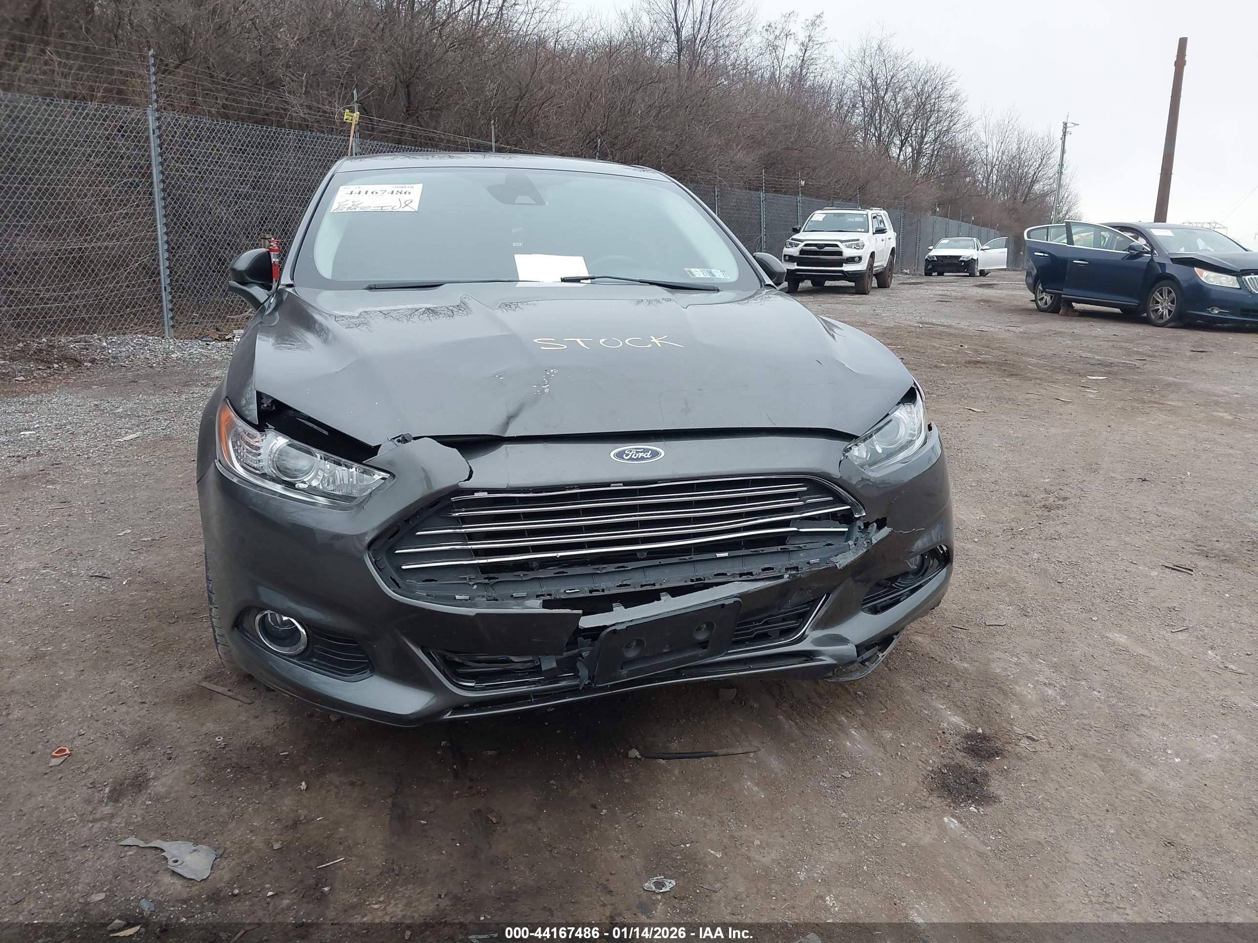 FORD FUSION image 6