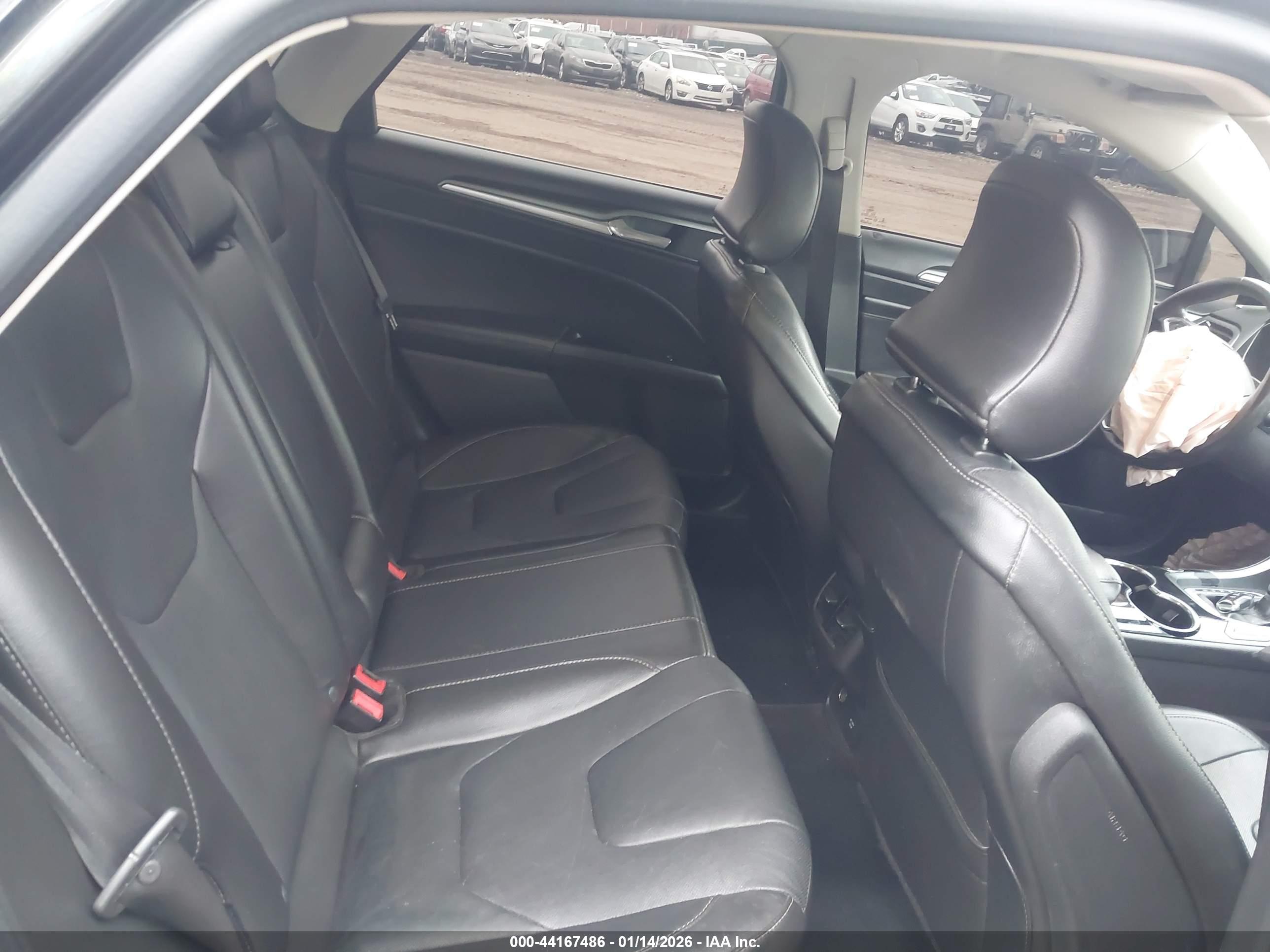 FORD FUSION image 8