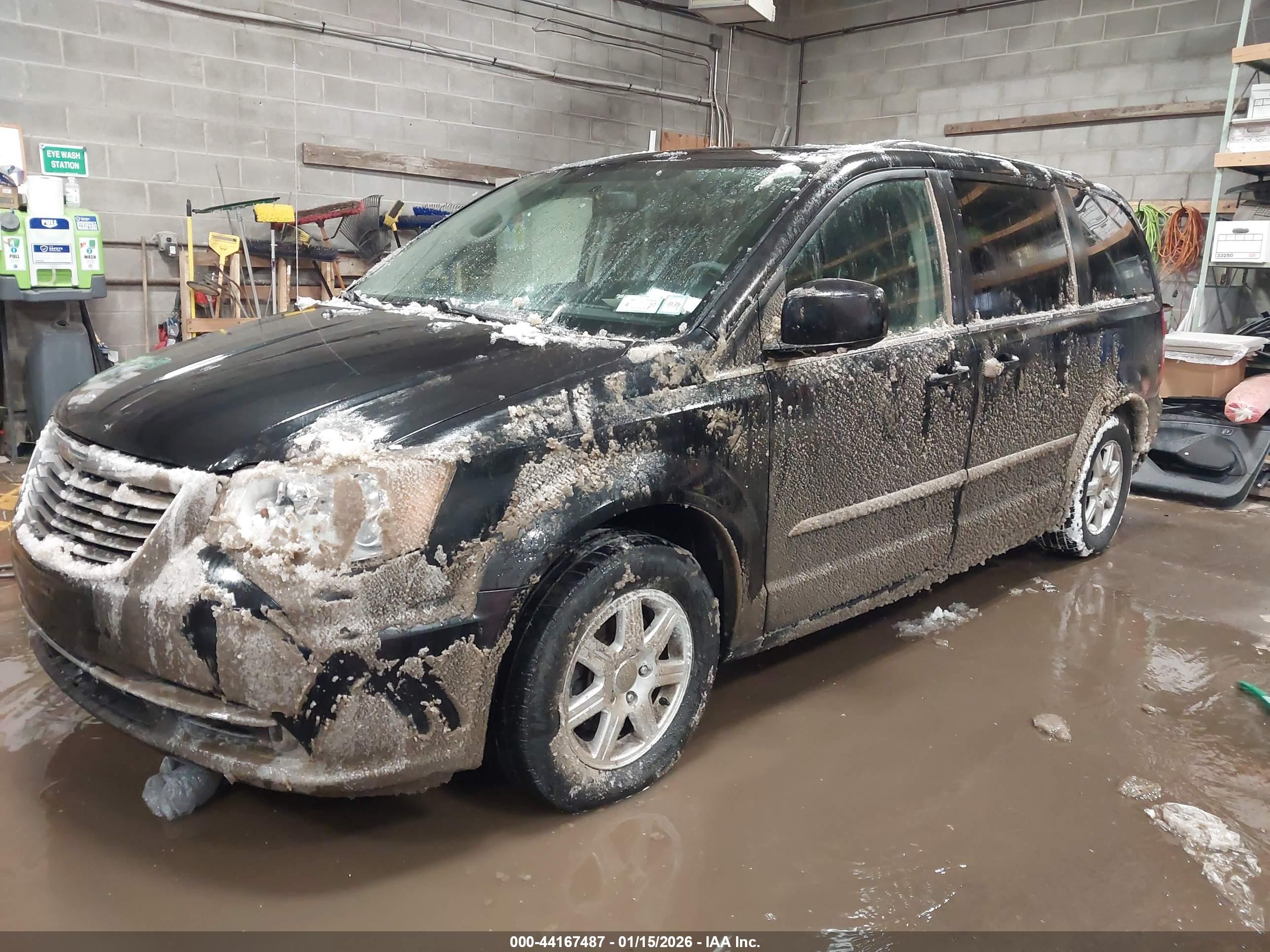 CHRYSLER TOWN image 2