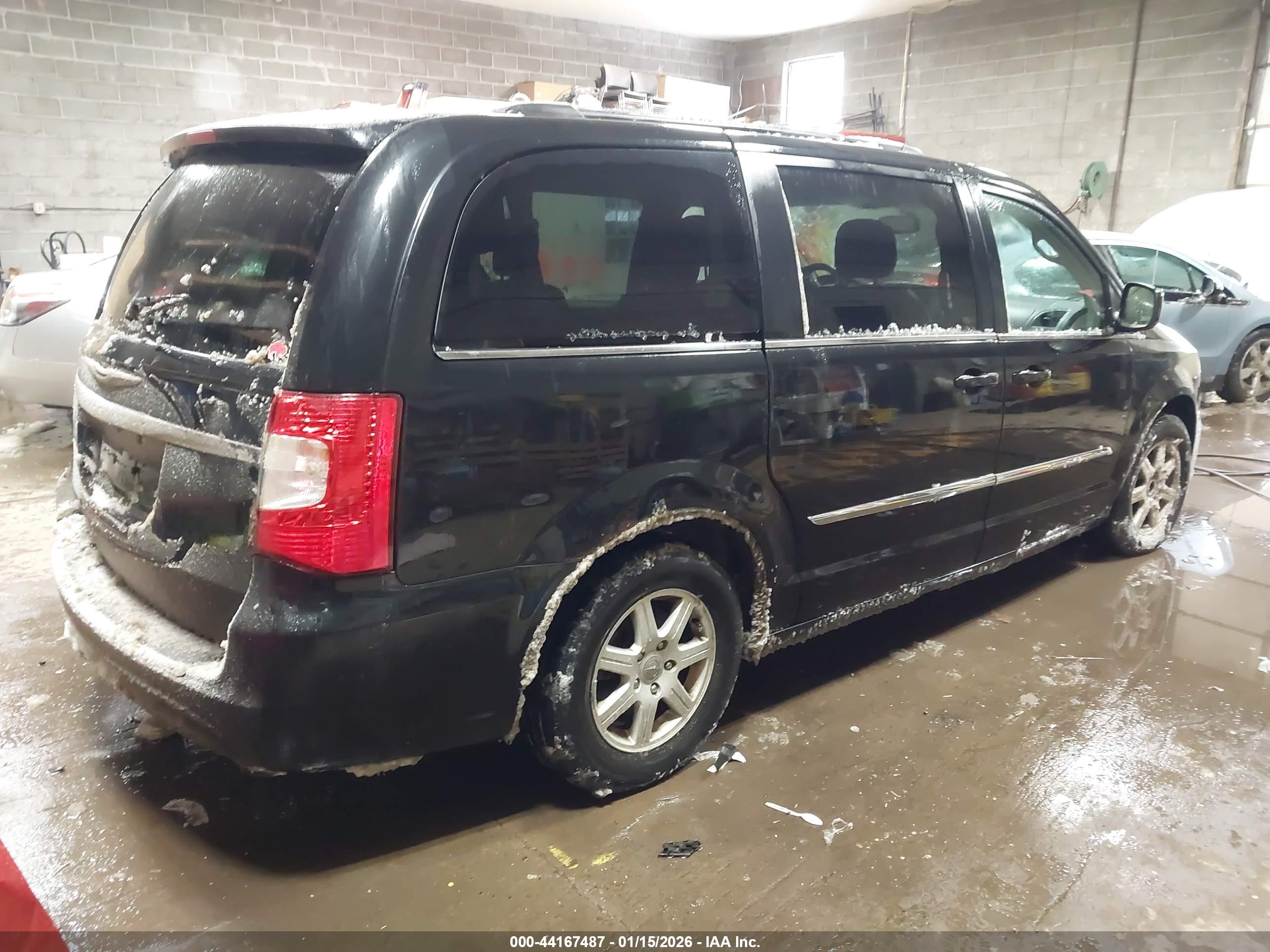 CHRYSLER TOWN image 4