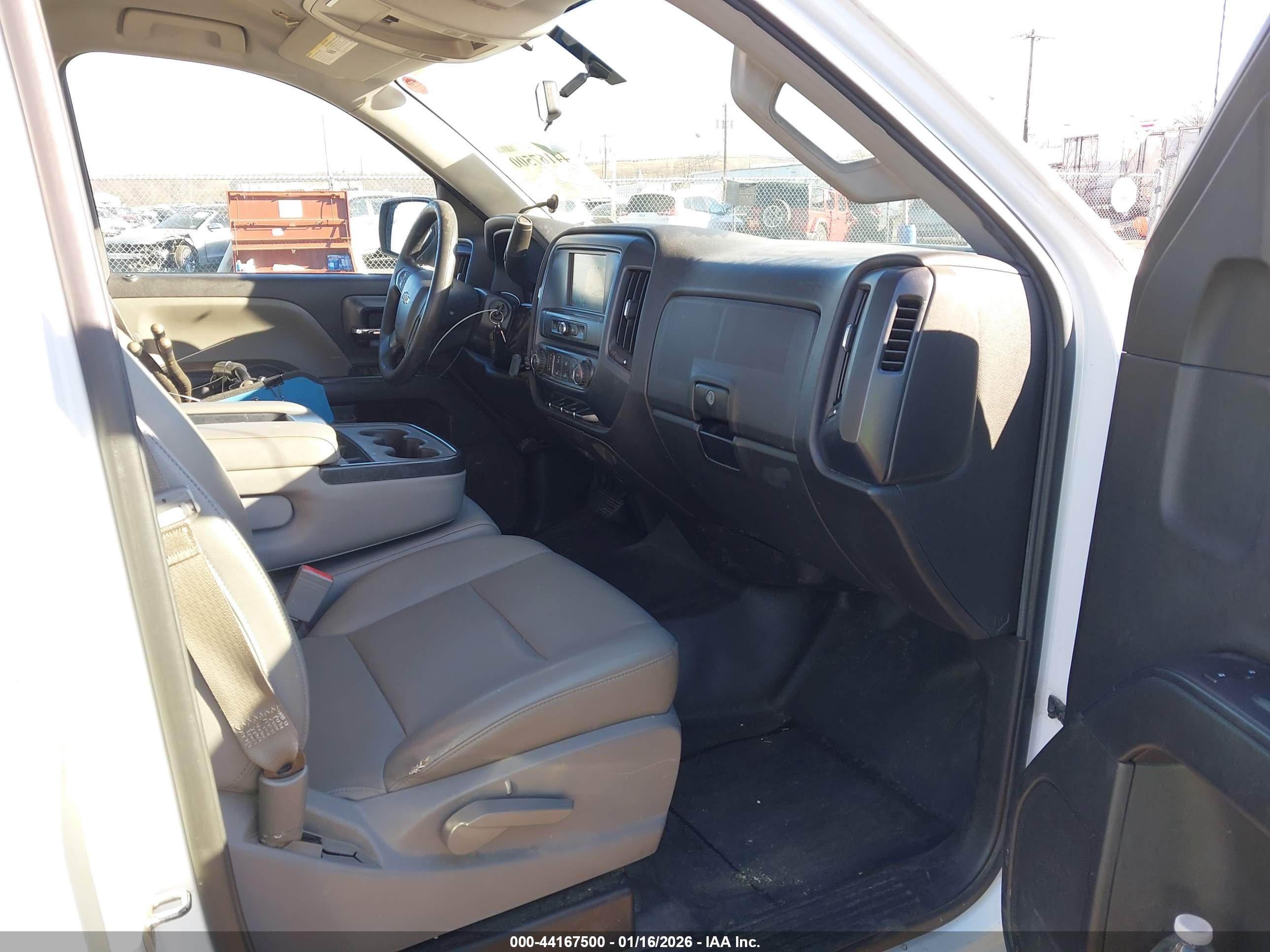 CHEVROLET SILVERADO image 5