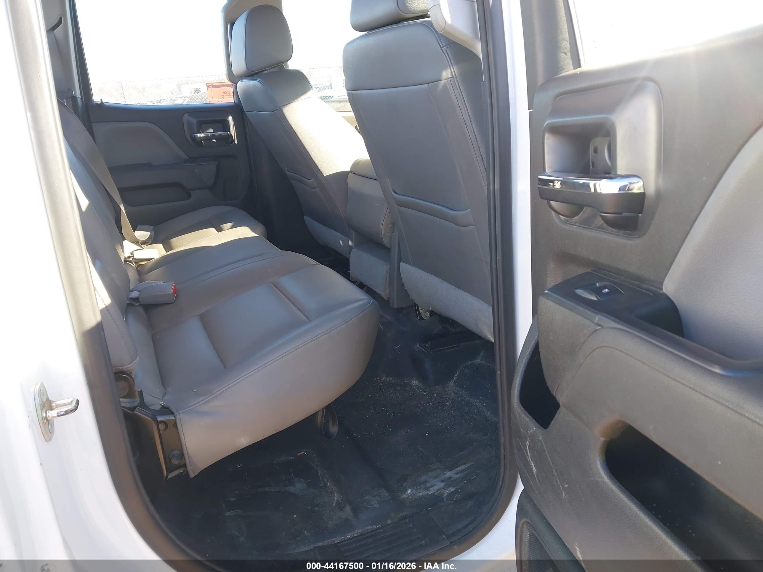 CHEVROLET SILVERADO image 8