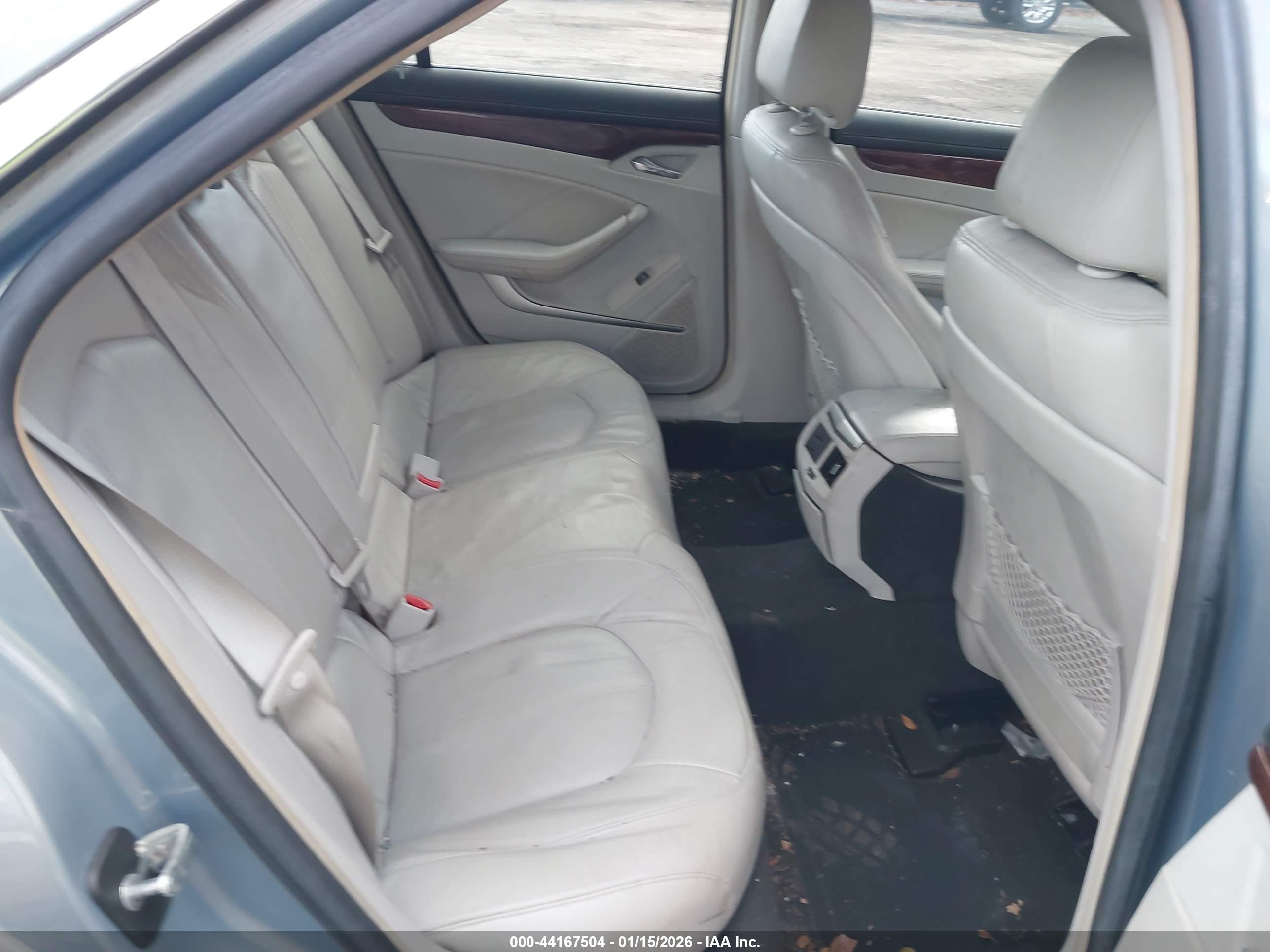 CADILLAC CTS image 8