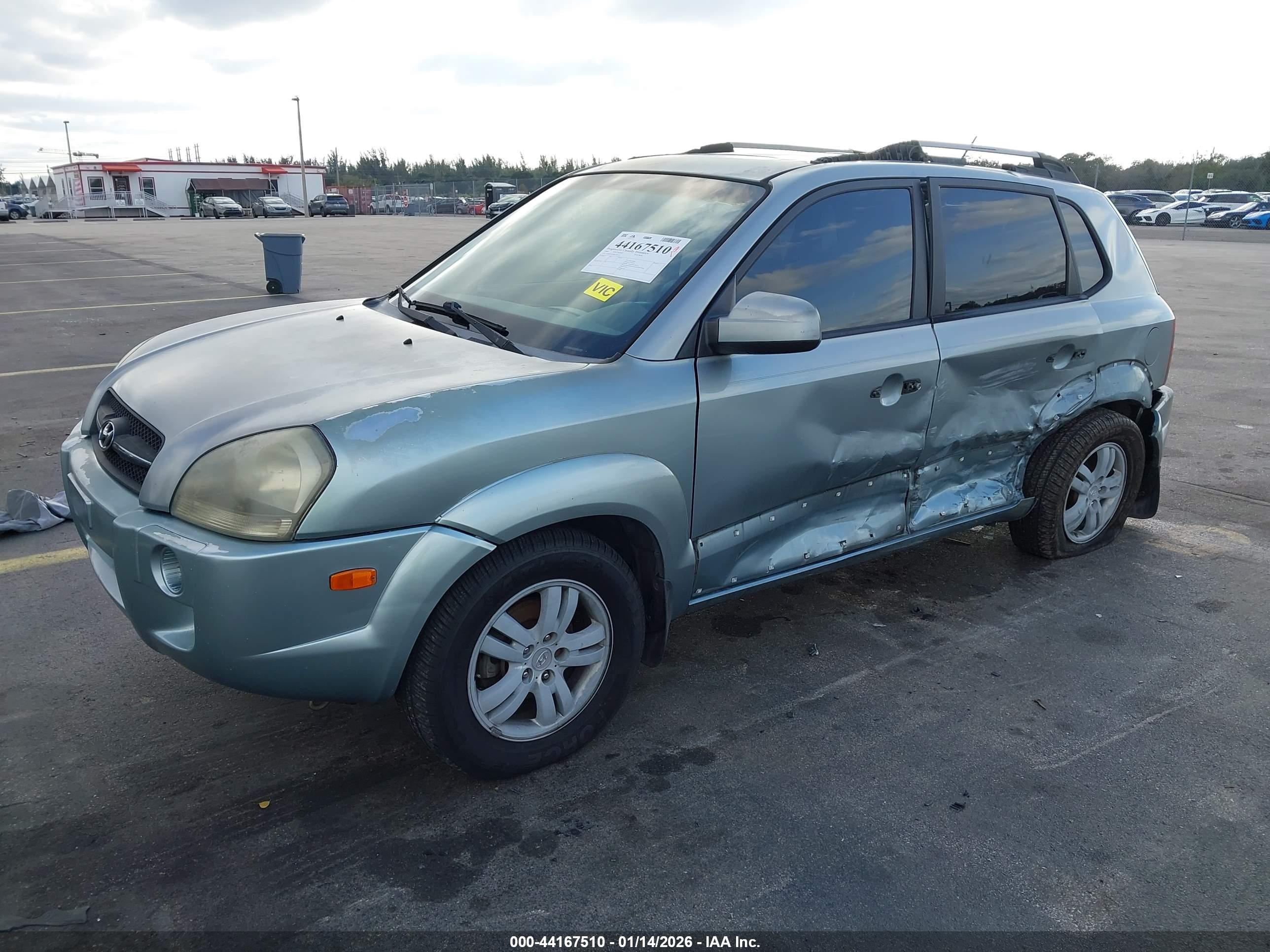 HYUNDAI TUCSON image 2