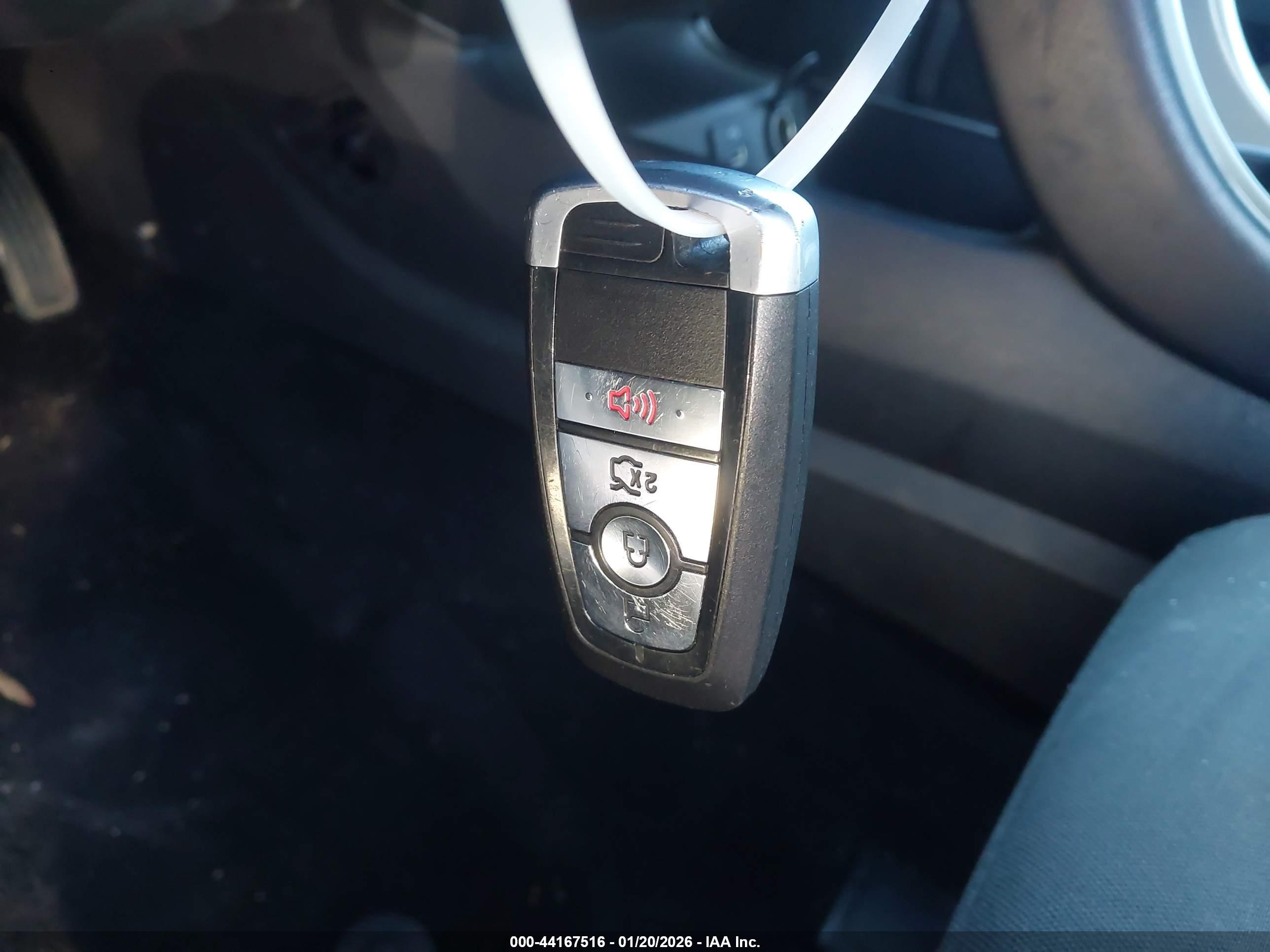 FORD FUSION image 11