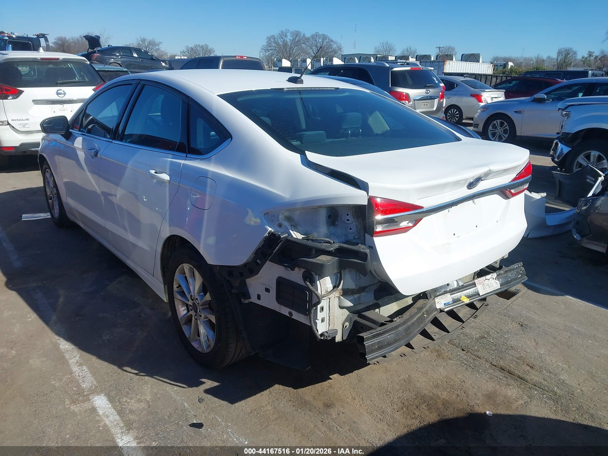 FORD FUSION image 3