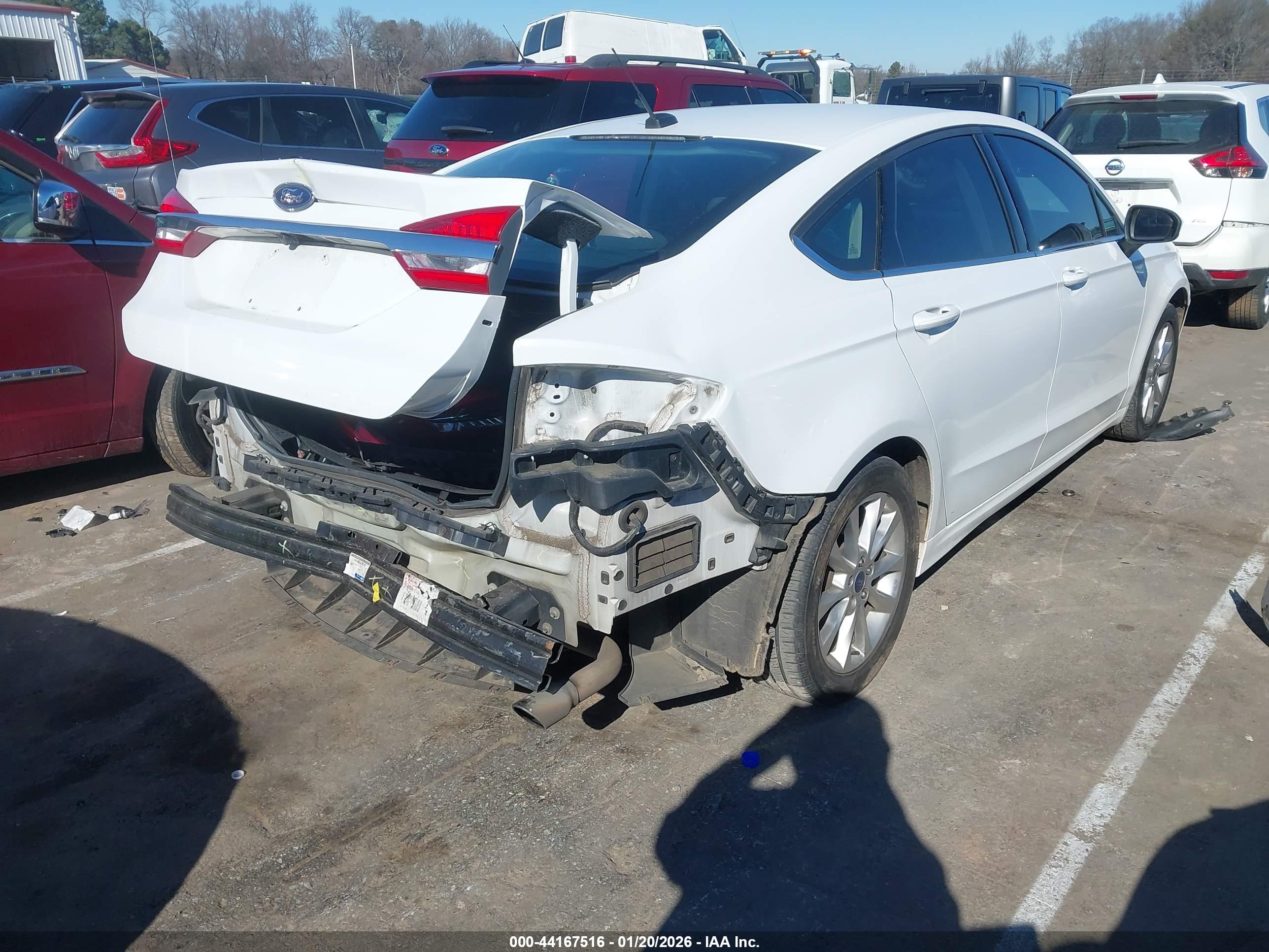 FORD FUSION image 4