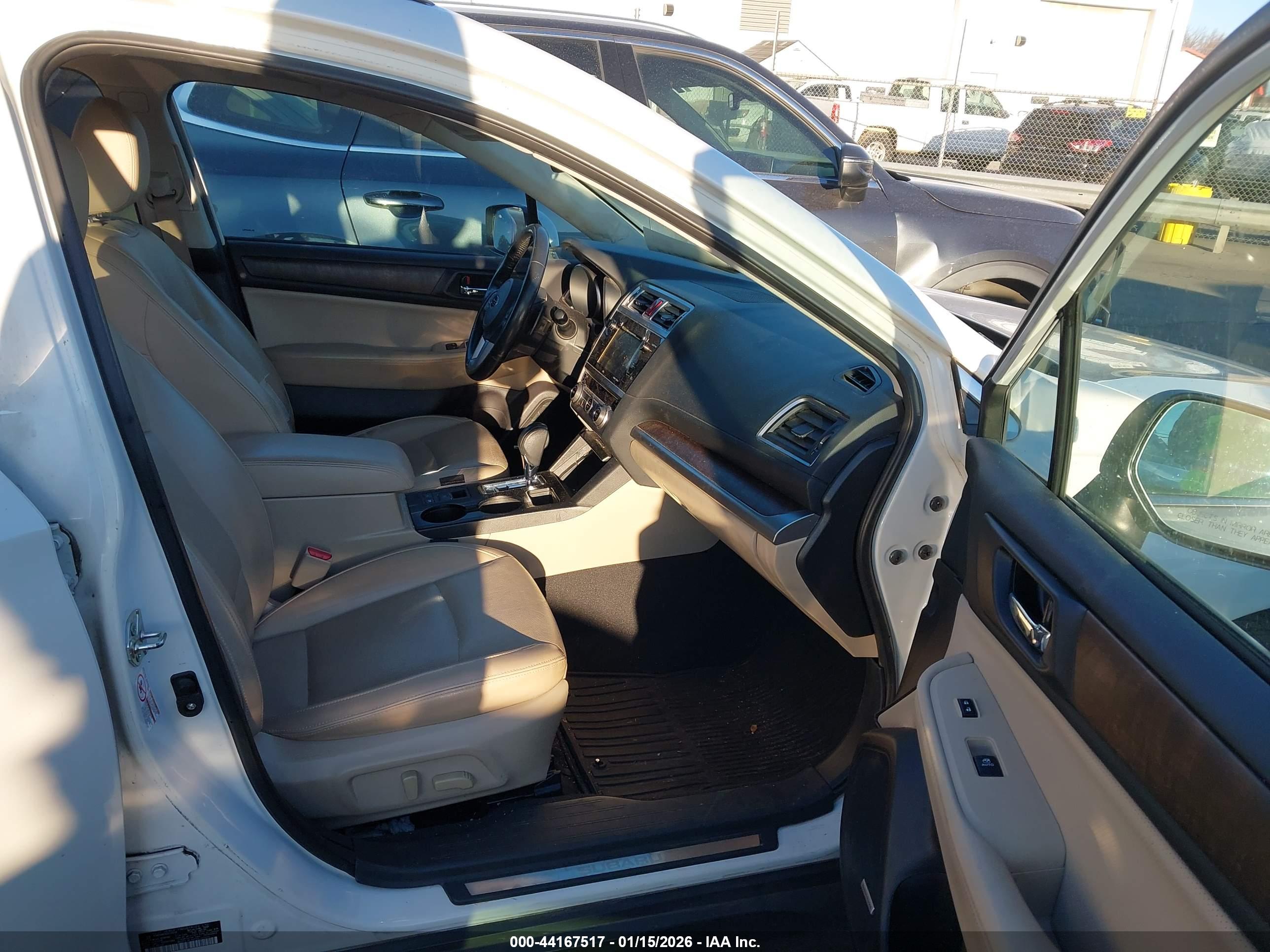 SUBARU OUTBACK image 5