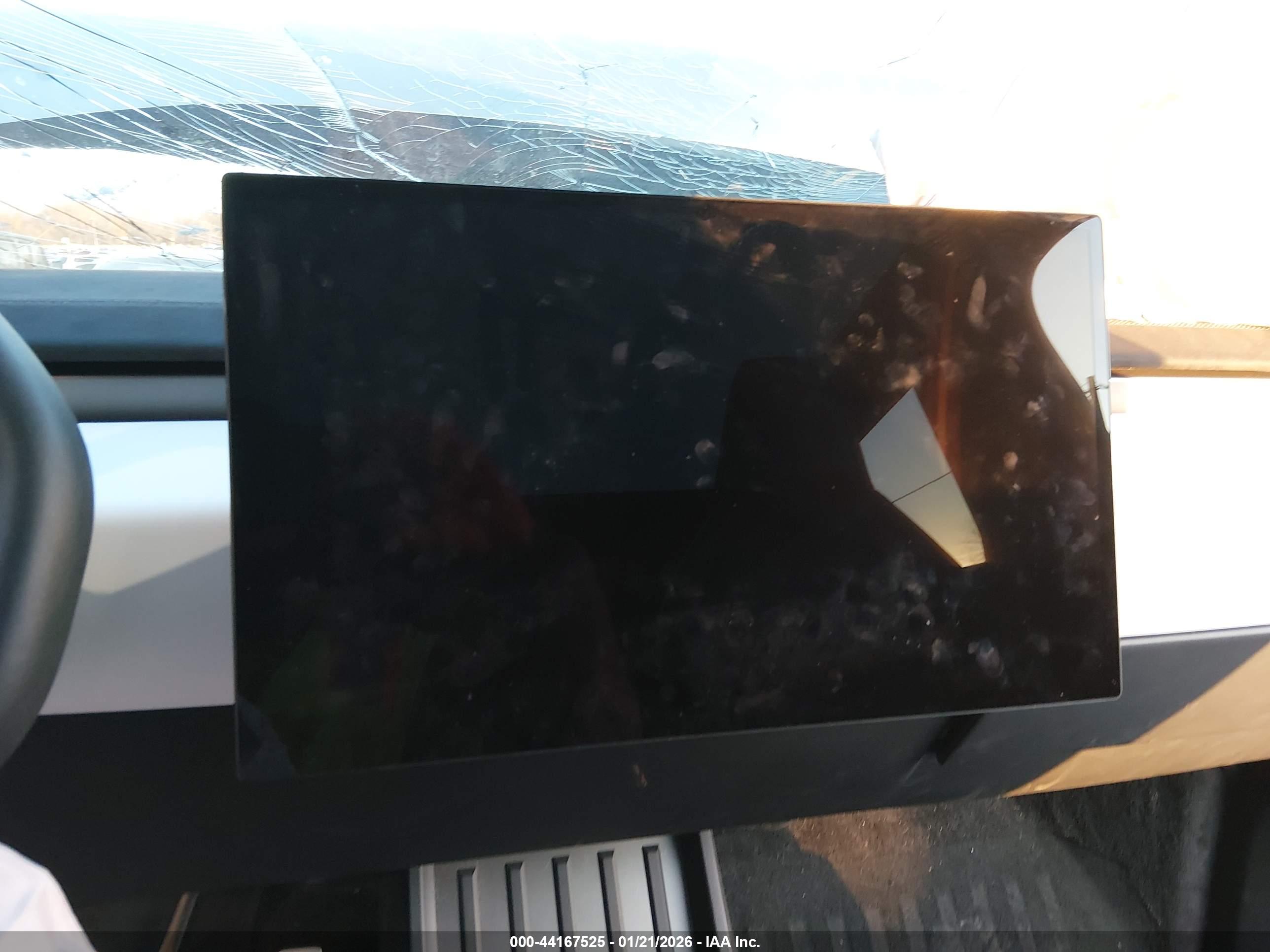 TESLA CYBERTRUCK image 7