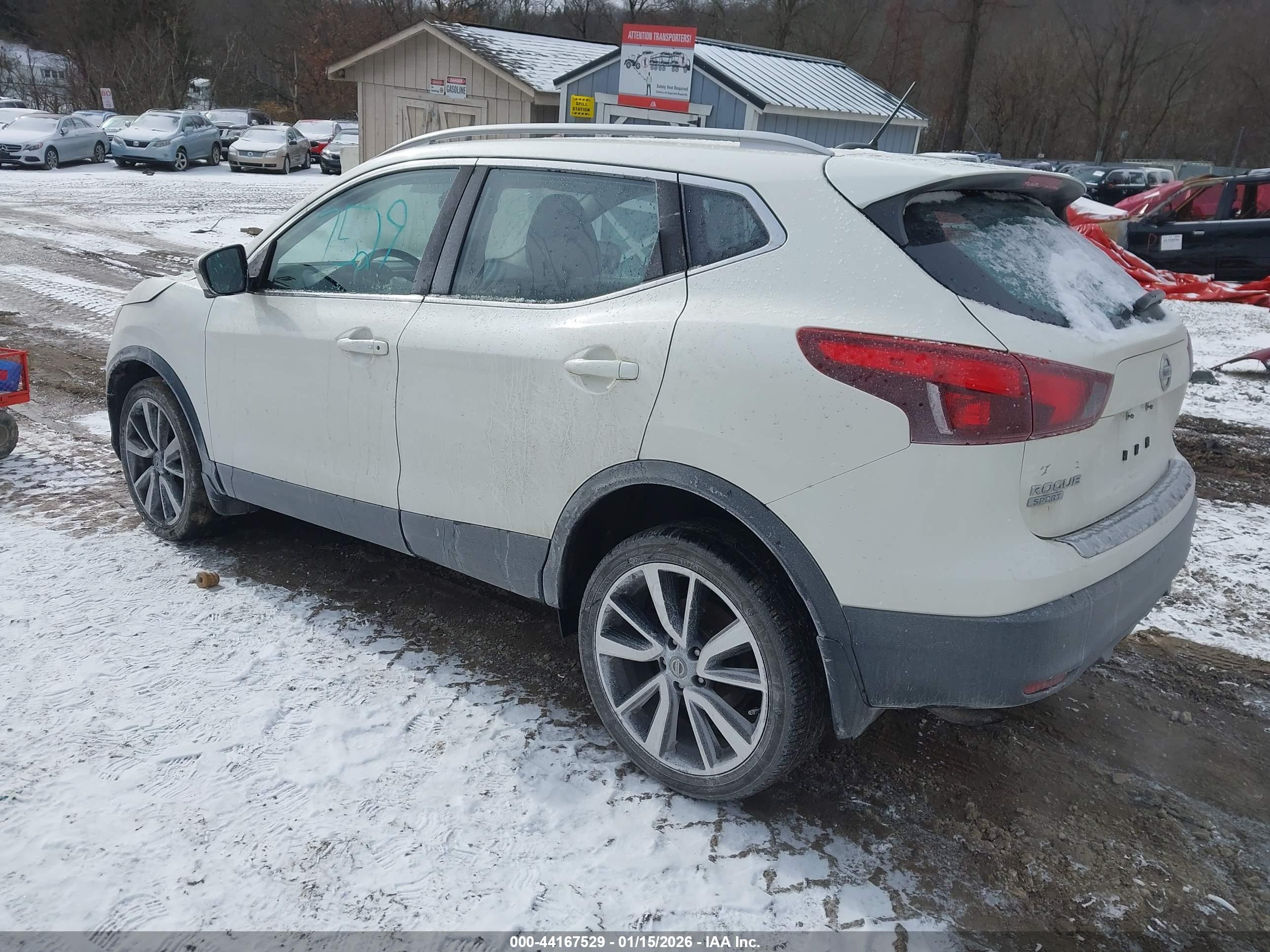NISSAN ROGUE image 3