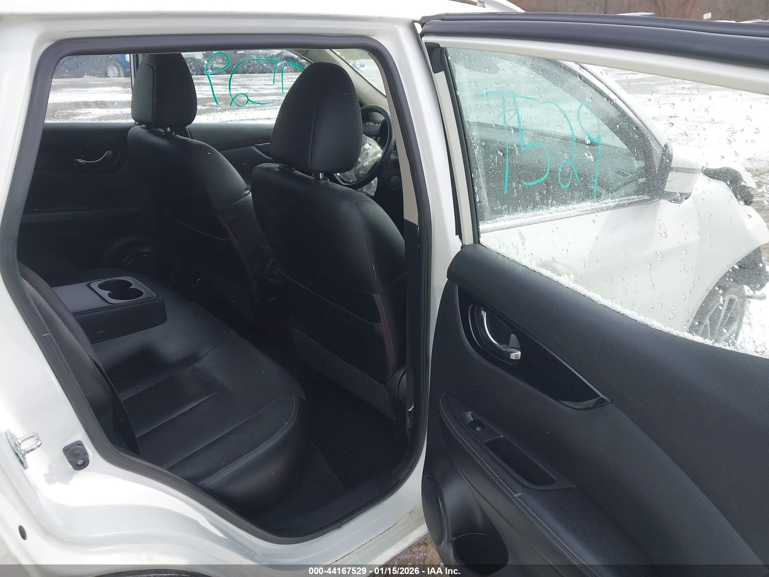 NISSAN ROGUE image 8