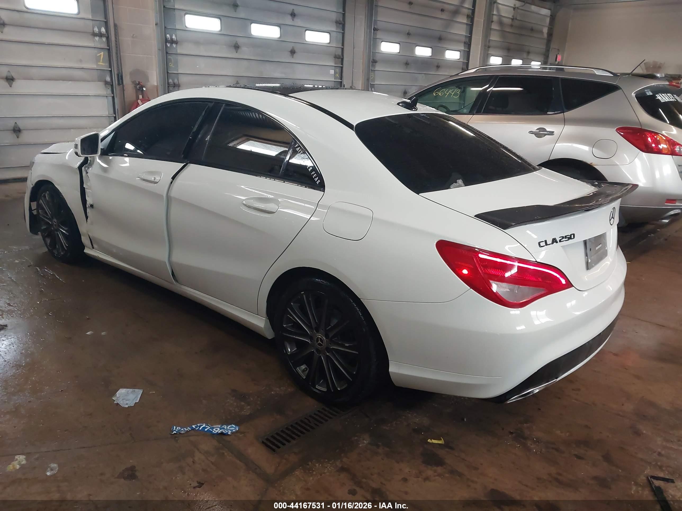 MERCEDES-BENZ CLA image 3