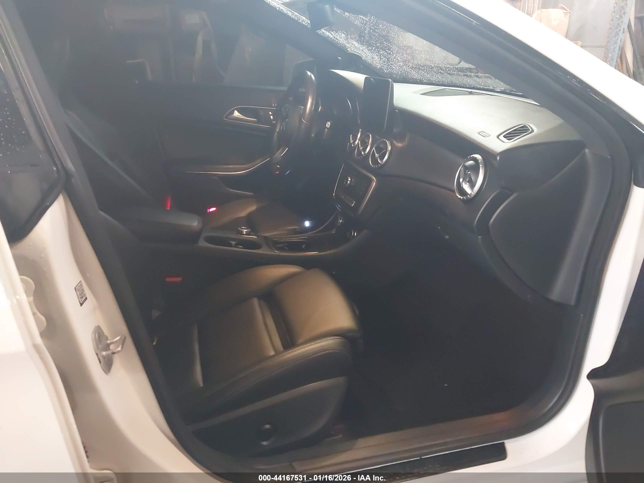 MERCEDES-BENZ CLA image 5