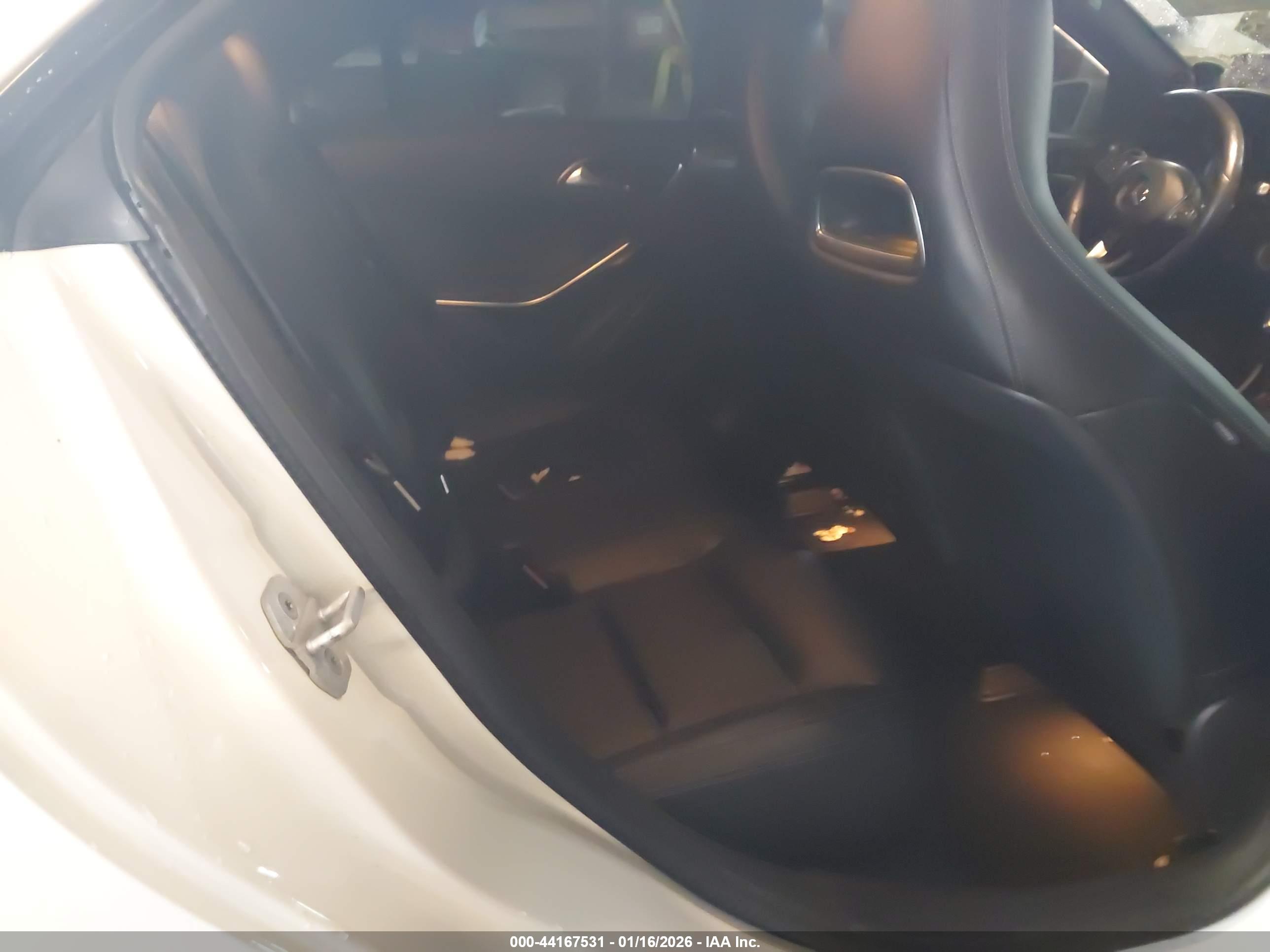 MERCEDES-BENZ CLA image 8