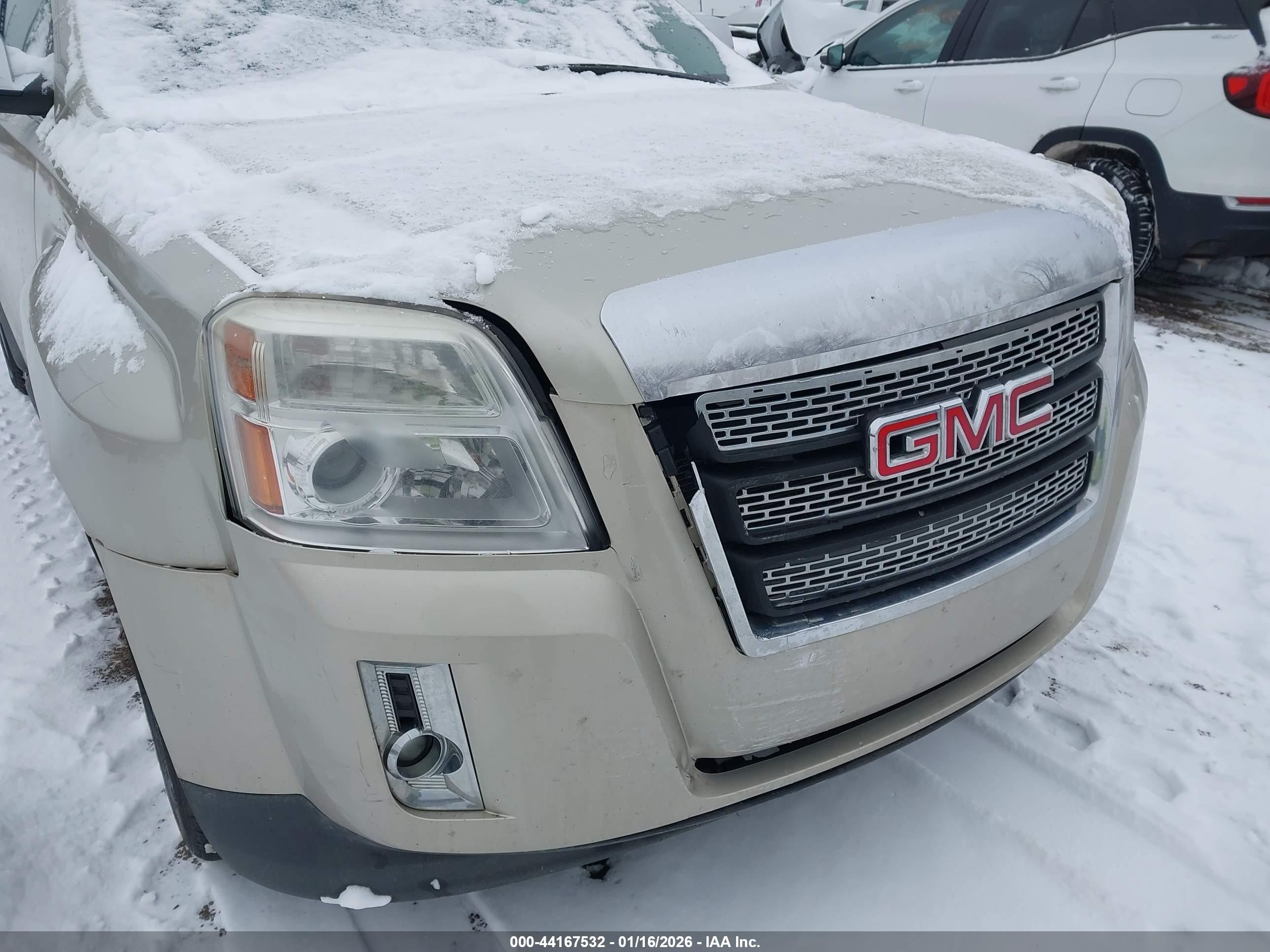 GMC TERRAIN image 6