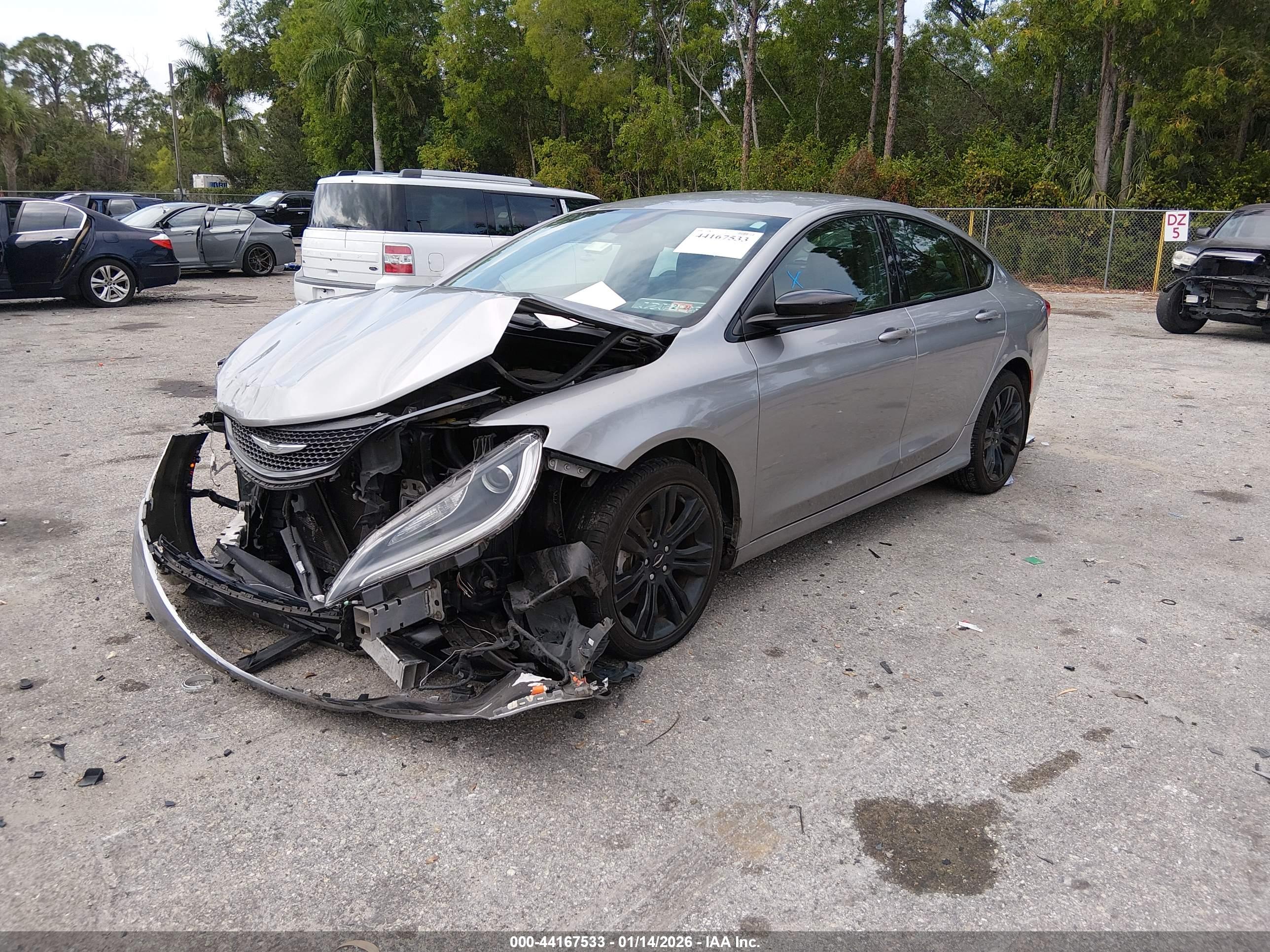 CHRYSLER 200 image 2
