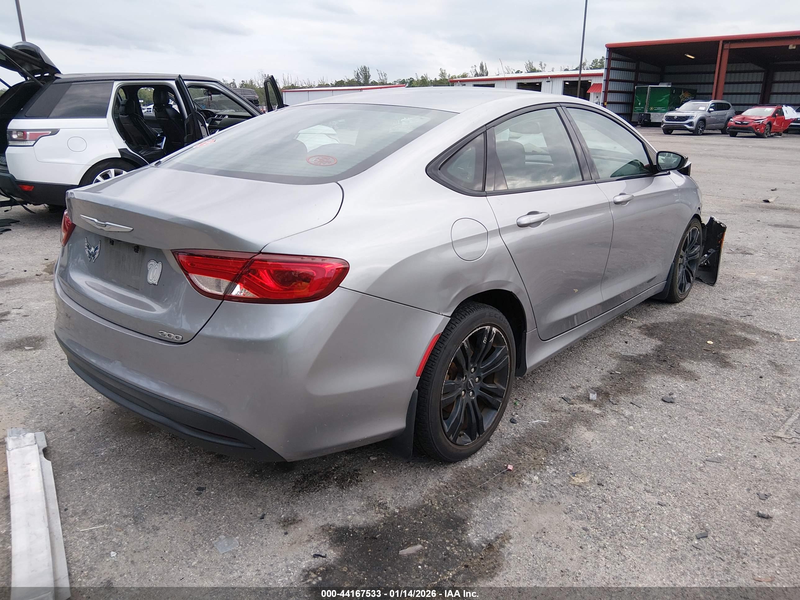 CHRYSLER 200 image 4
