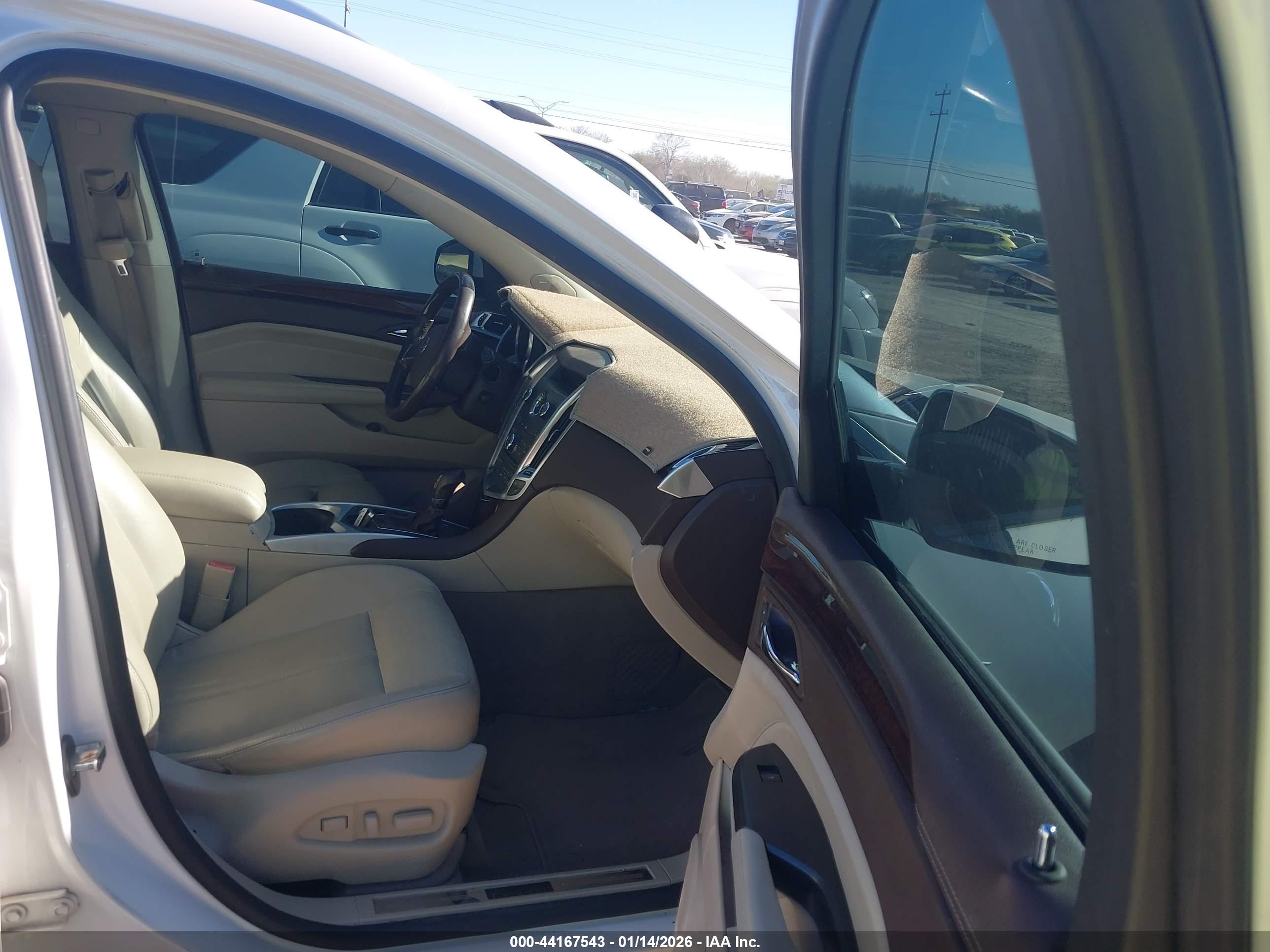 CADILLAC SRX image 5