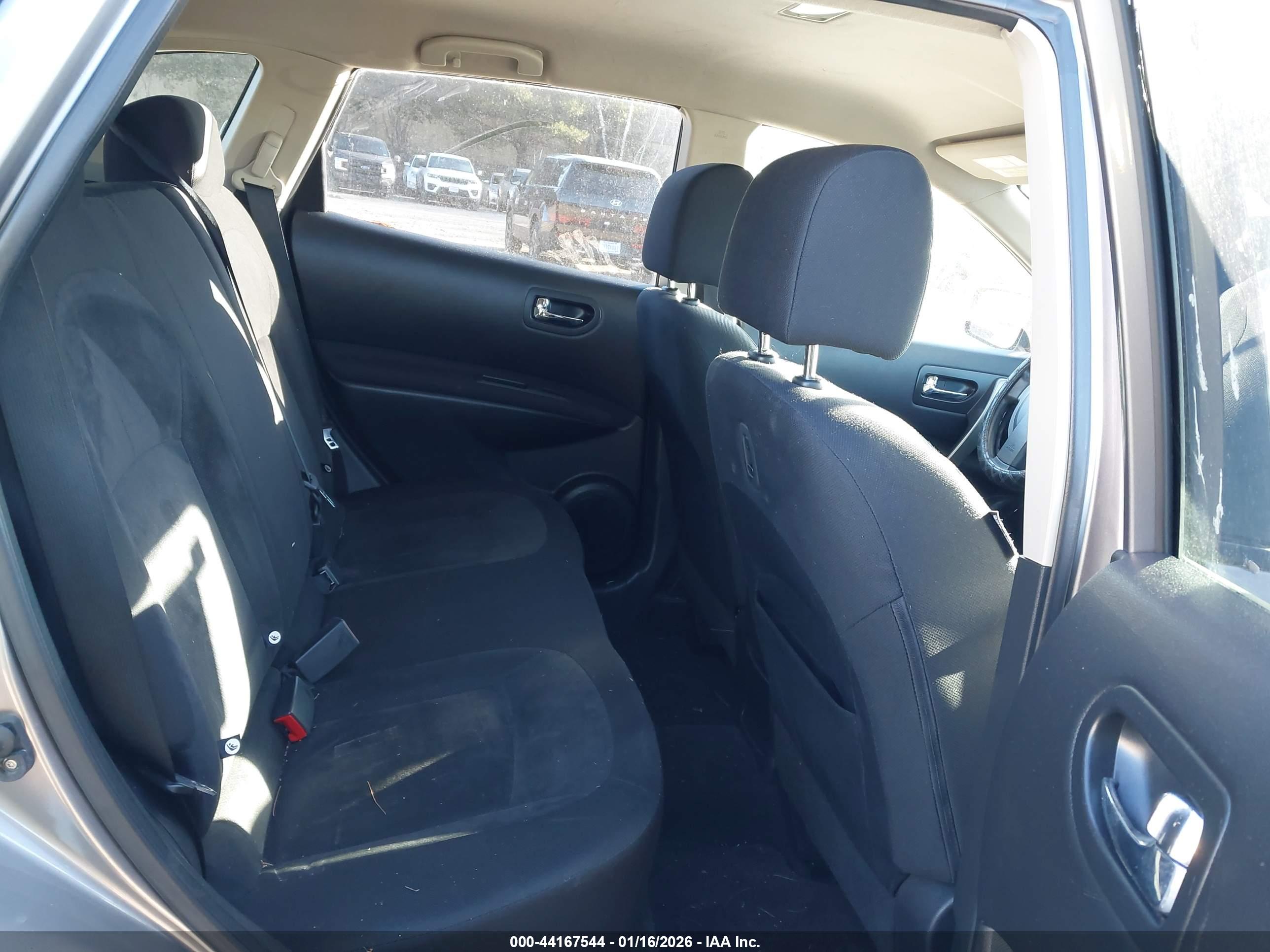 NISSAN ROGUE image 8