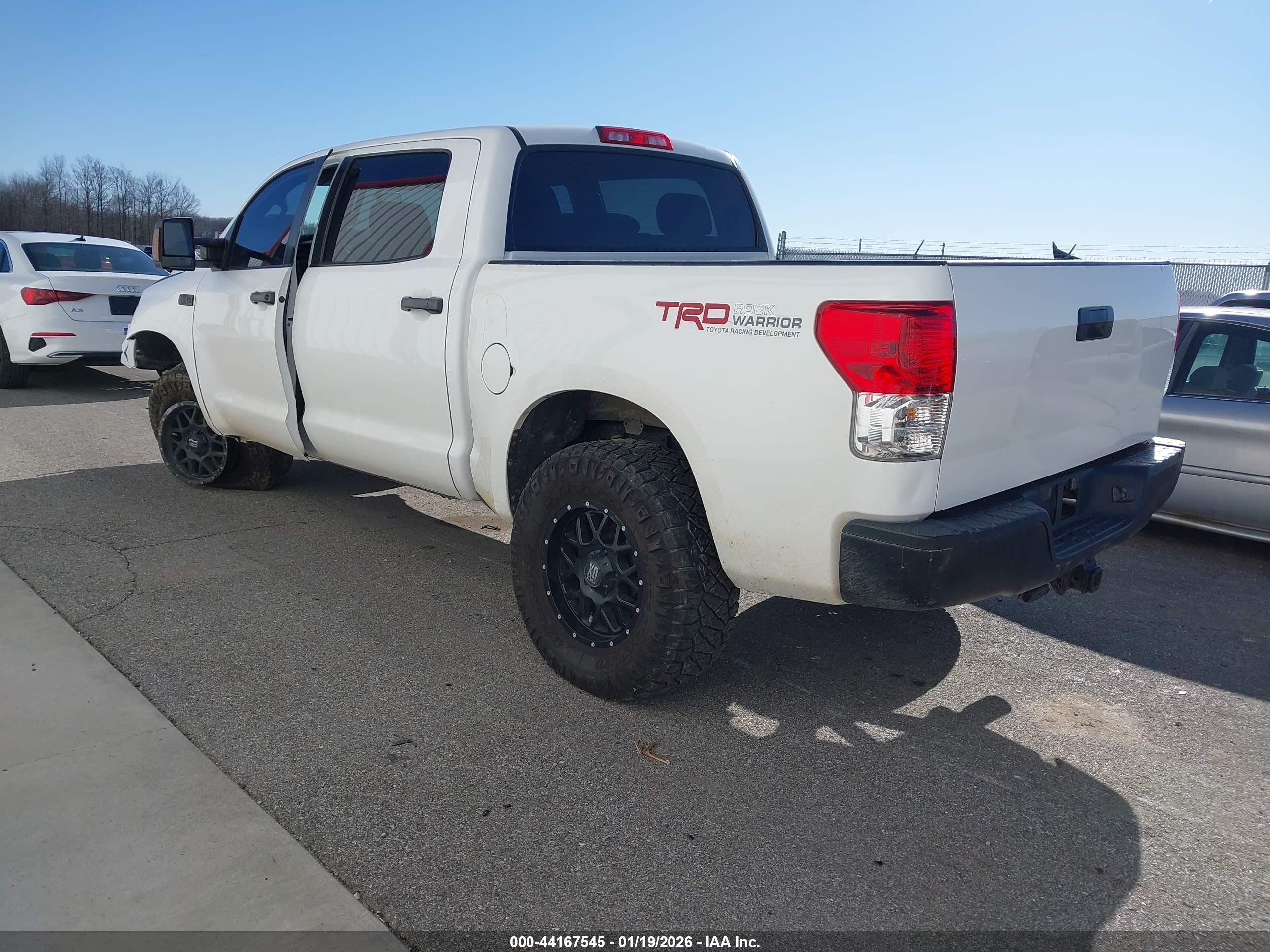 TOYOTA TUNDRA image 3