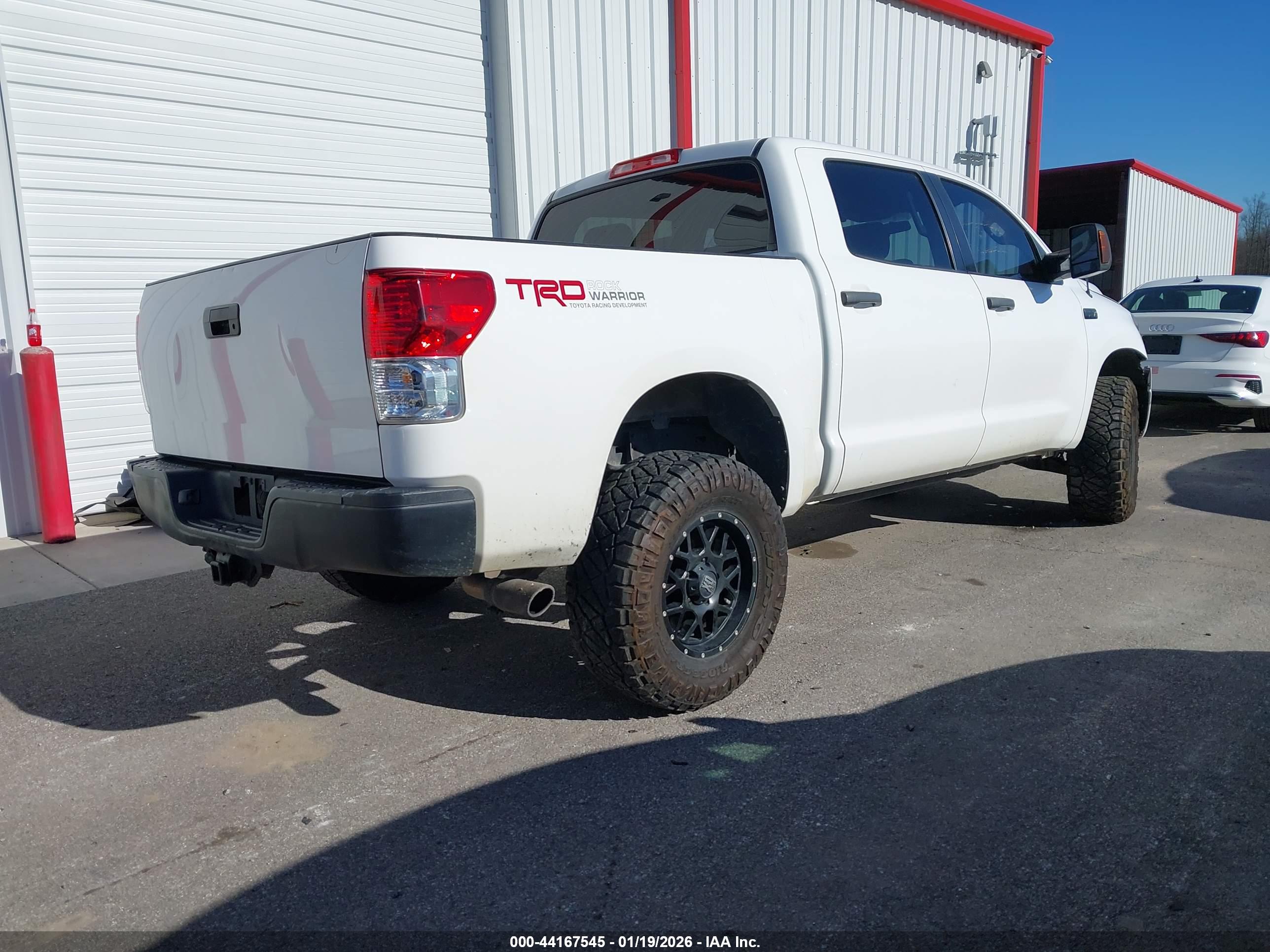TOYOTA TUNDRA image 4