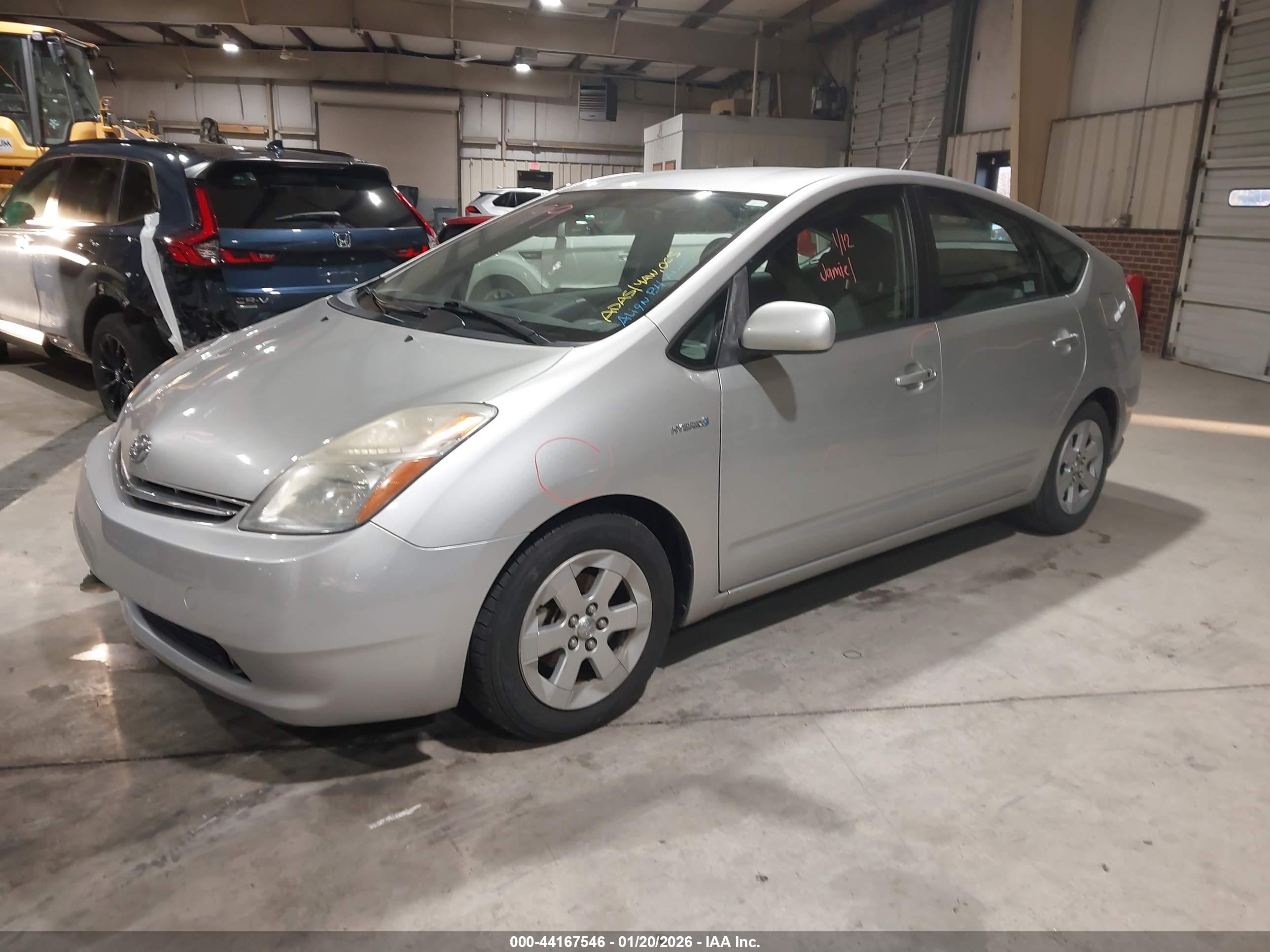TOYOTA PRIUS image 2